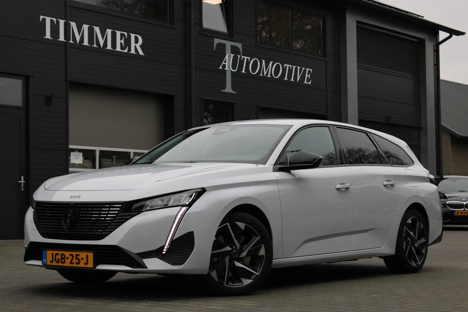 Peugeot 308 SW 1.6 Plug-in Hybrid 180 Allure - White metallic Blanc - 1