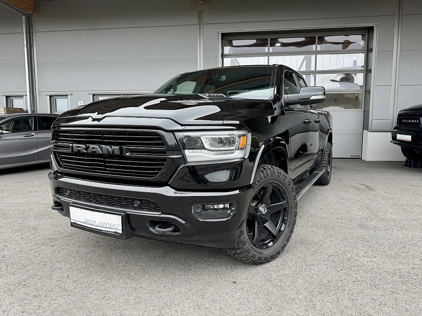 Dodge RAM RAM 1500 Quad Cab Laramie Sport Schwarz - 2
