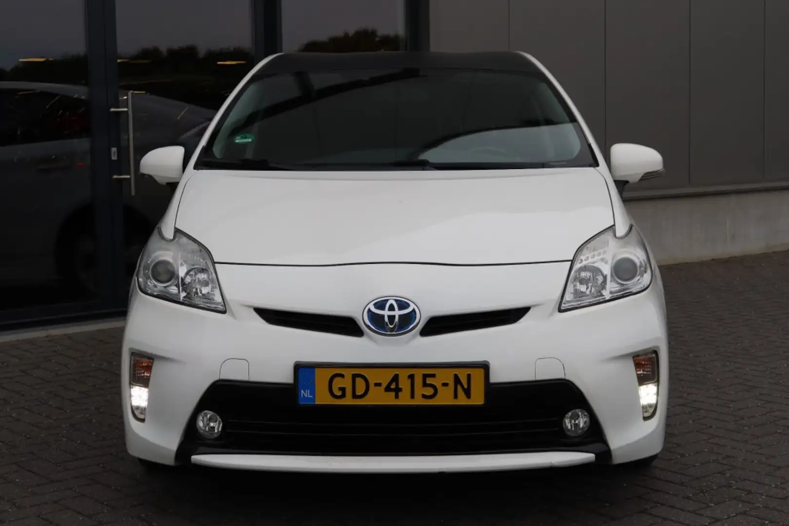 Toyota Prius 1.8 Comfort 140pk 5drs. Airco, NAVI, Camera, Cruis Blanc - 2