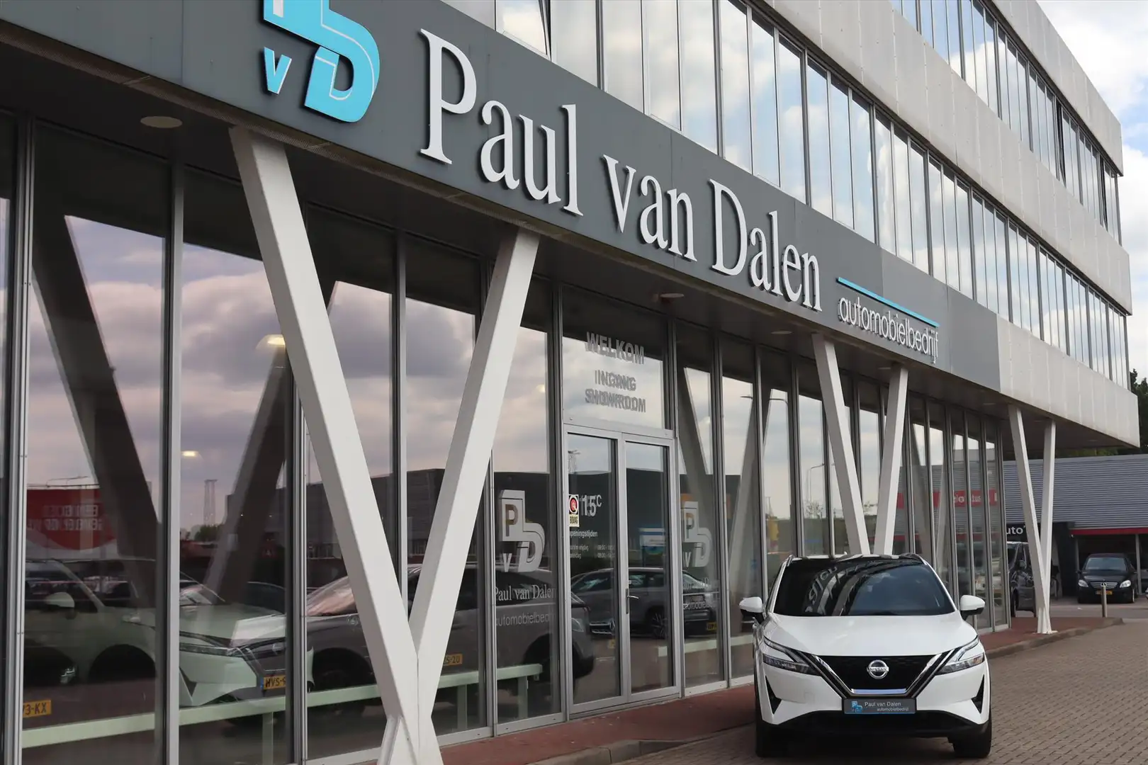 Nissan Qashqai 1.3 MHEV 158PK AUTOMAAT TEKNA PLUS Panodak | Navi Wit - 2