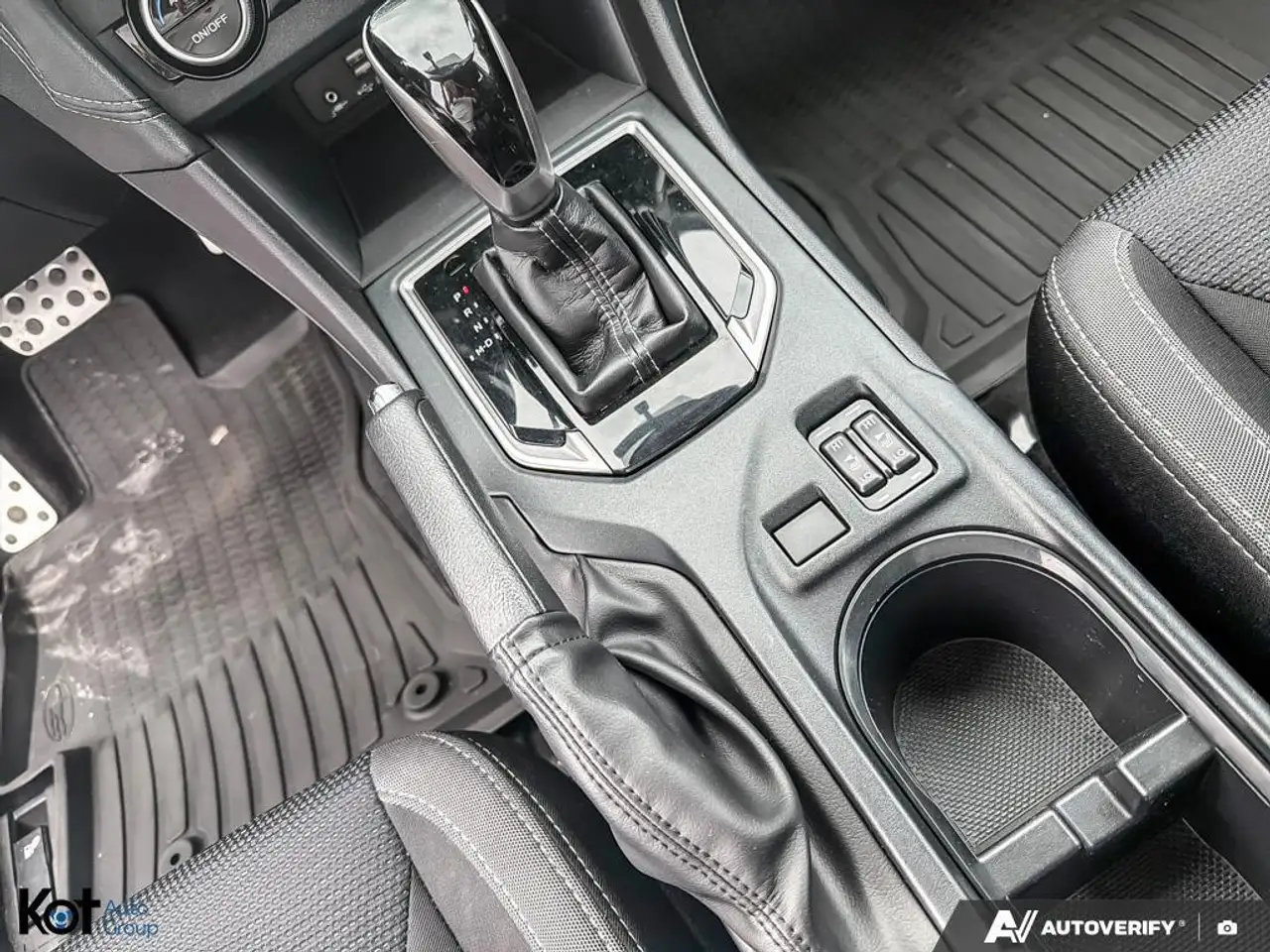 Subaru Impreza снимка Subaru Impreza