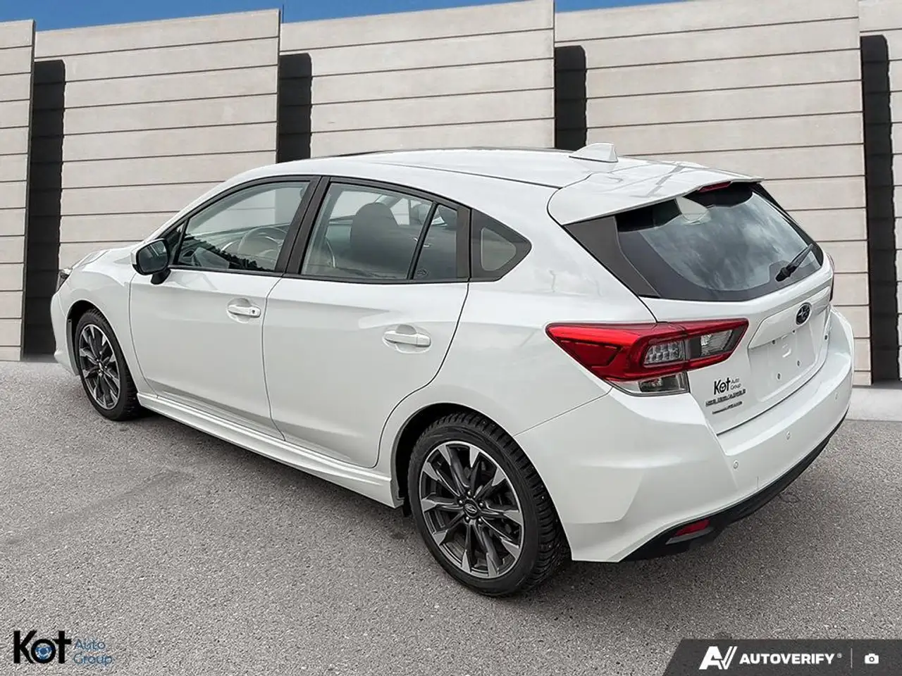 Subaru Impreza снимка Subaru Impreza