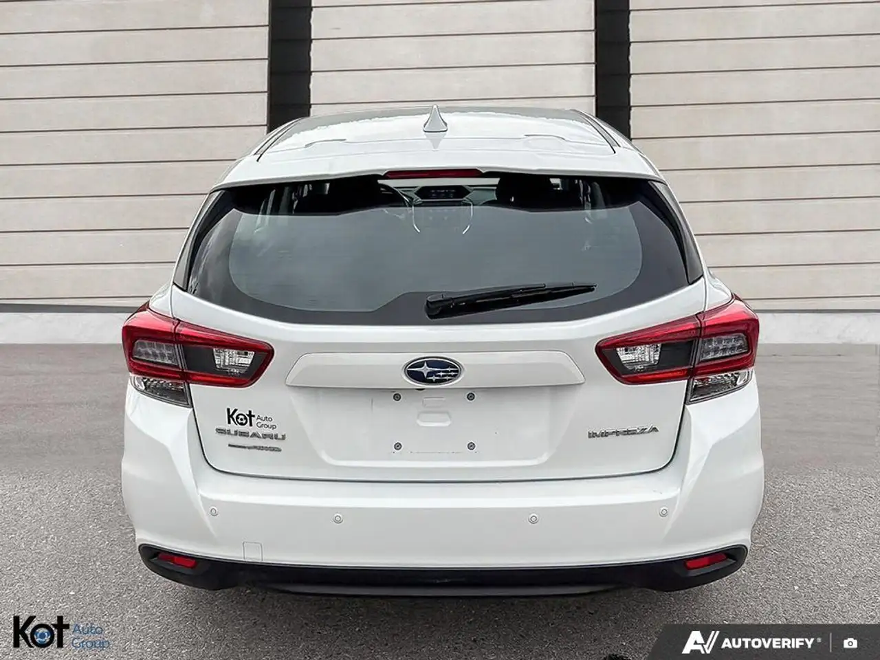 Subaru Impreza снимка Subaru Impreza