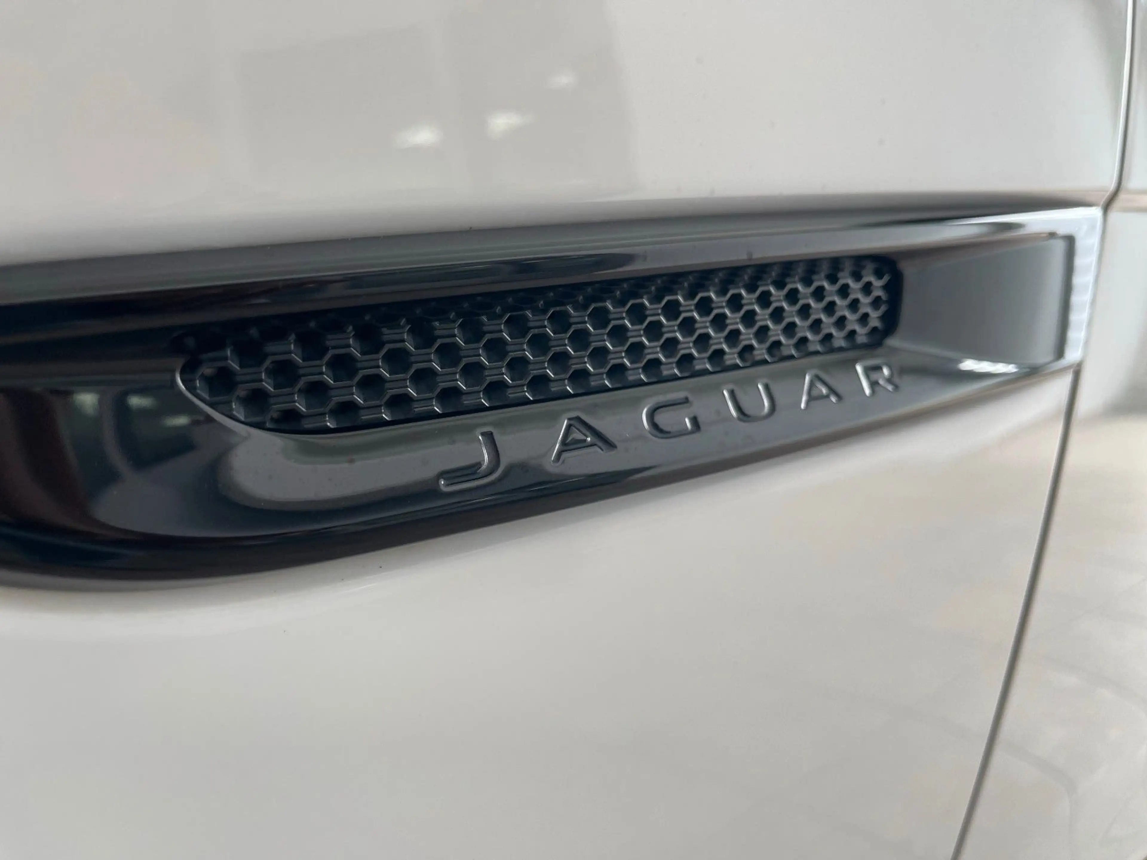 Jaguar F-Pace F-PACE Prestige AWD KAMERA LEDER DA — photo 8
