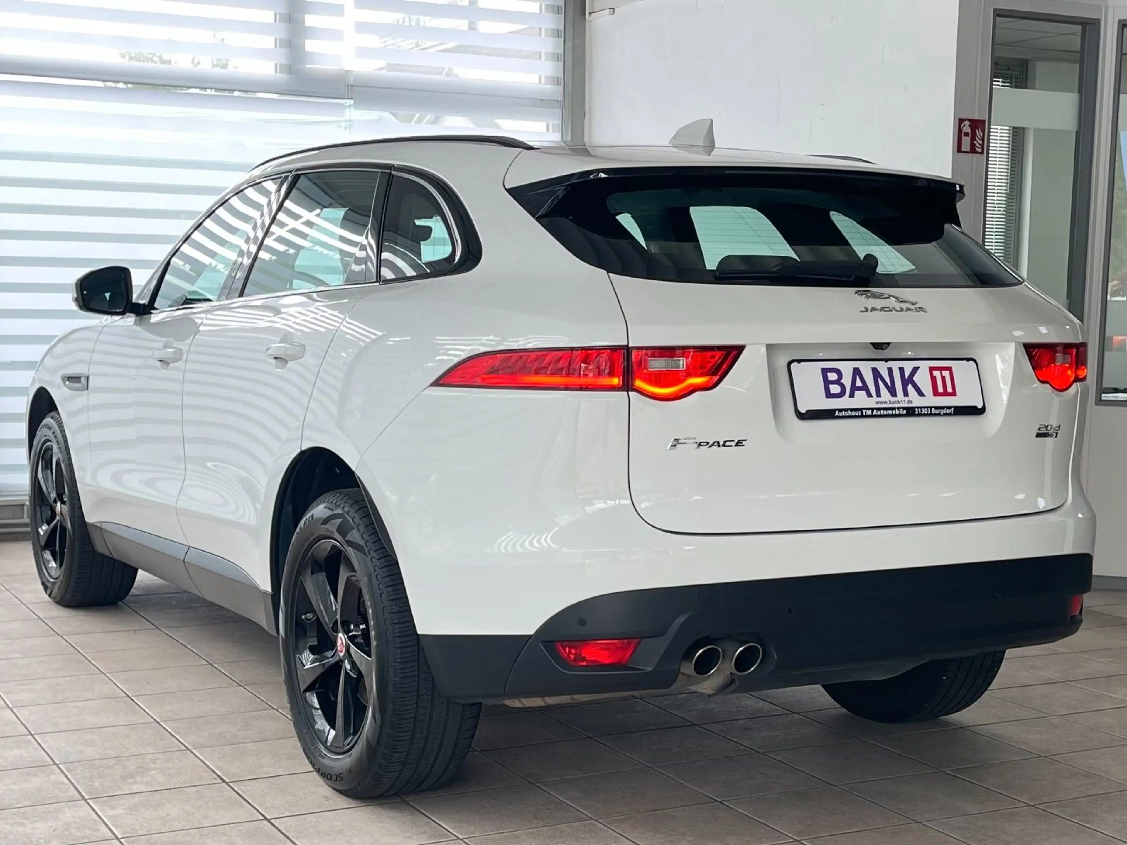 Jaguar F-Pace F-PACE Prestige AWD KAMERA LEDER DA — photo 4