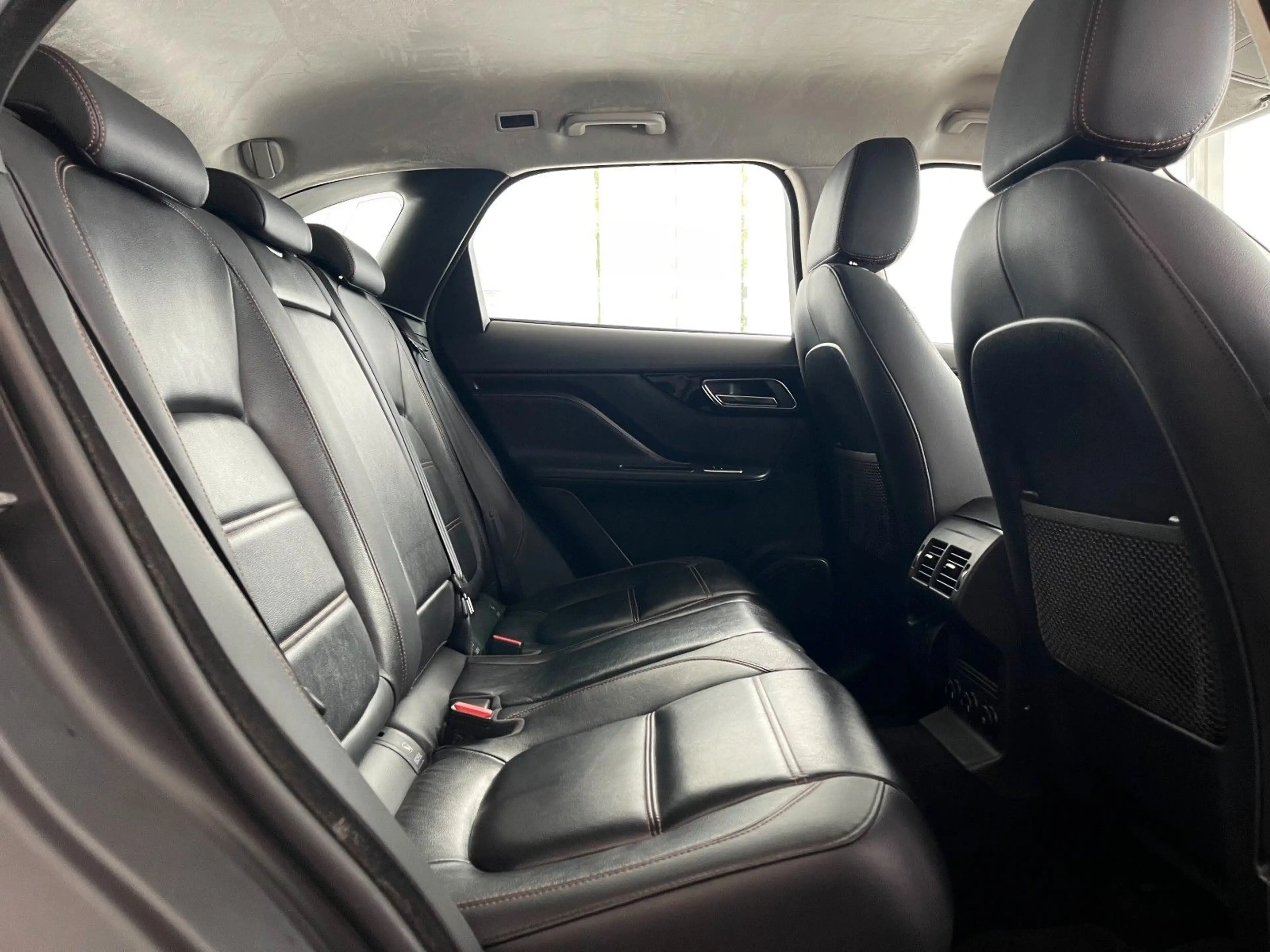 Jaguar F-Pace F-PACE Prestige AWD KAMERA LEDER DA — photo 12