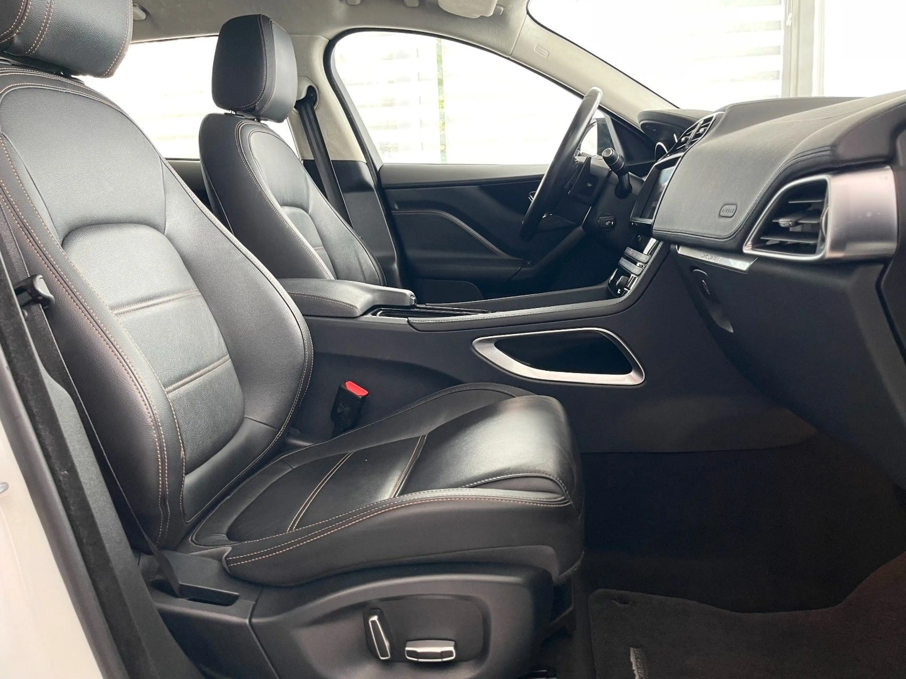 Jaguar F-Pace F-PACE Prestige AWD KAMERA LEDER DA — photo 11