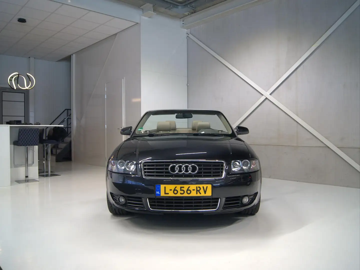Audi A4 Cabriolet 2.4 V6 Nieuwstaat Black - 2
