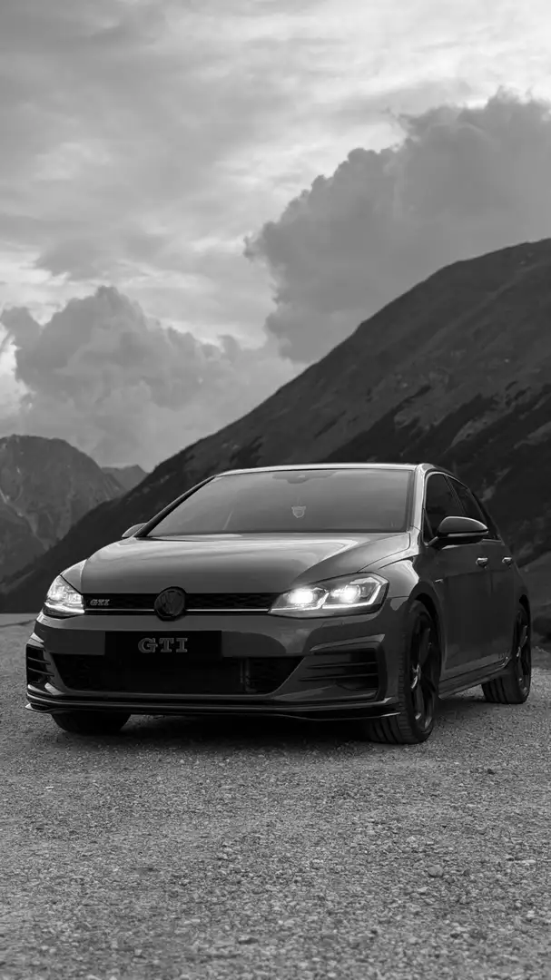 Volkswagen Golf GTI TCR 2,0 TSI DSG Grau - 1
