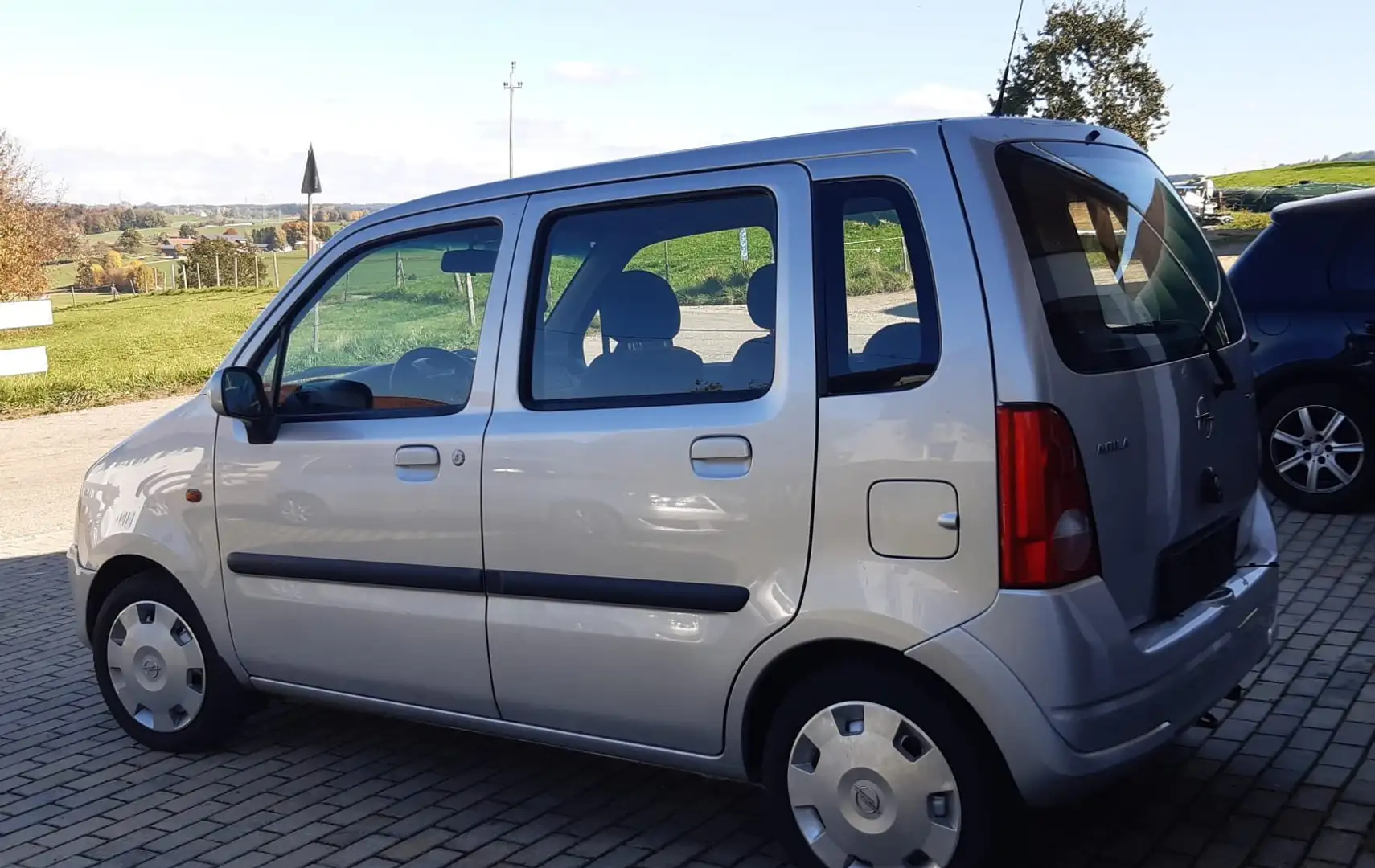 Opel Agila Agila 1.2 16 V Edition, TÜV neu Silber - 1