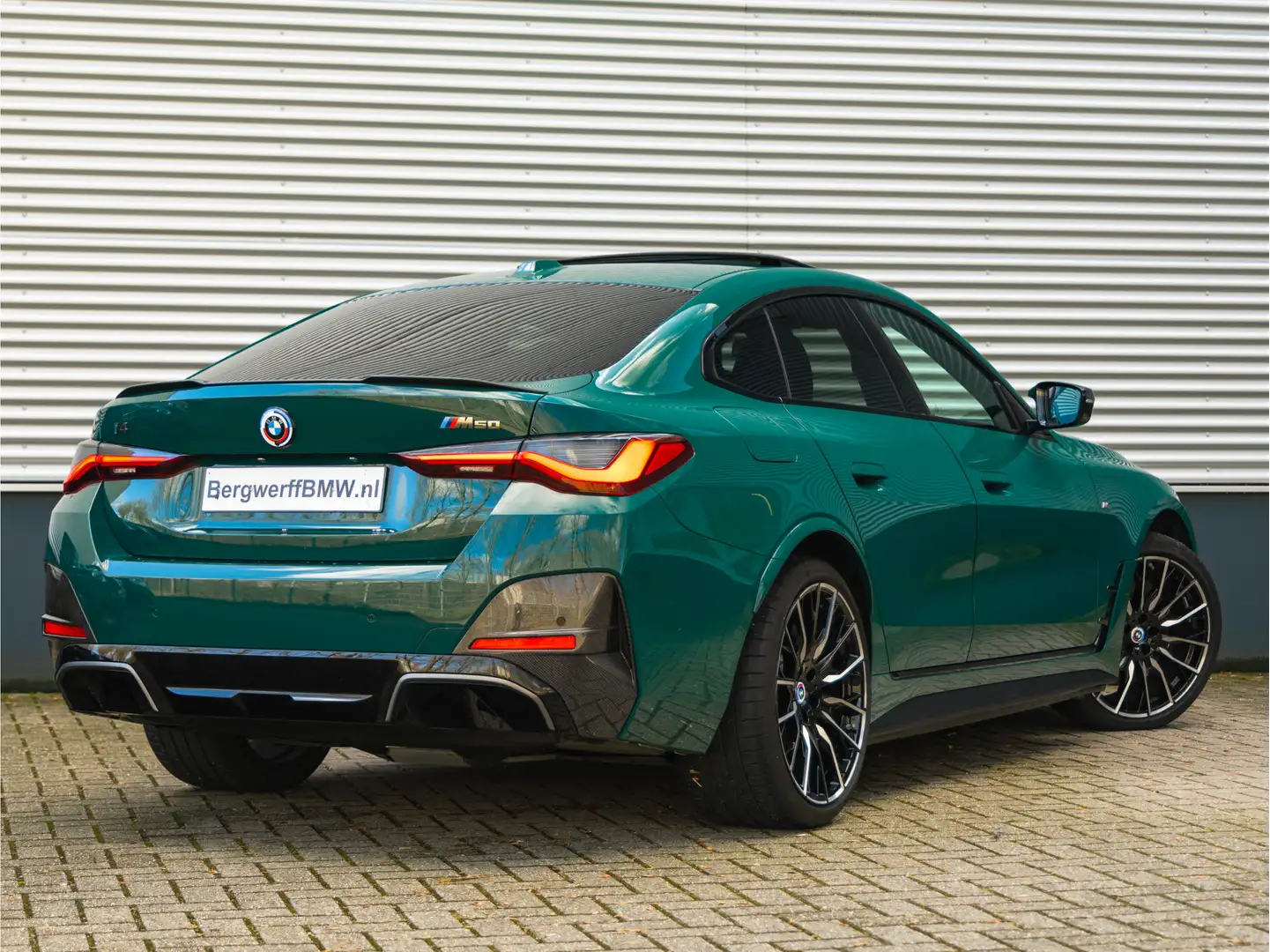 BMW i4 M50 Individual ''Agave Green'' - Full Option Groen - 2