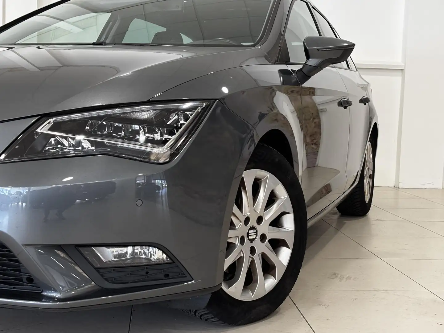 SEAT Leon ST 1.6 TDI Style Business Ecomotive | Climate | Na Grau - 2