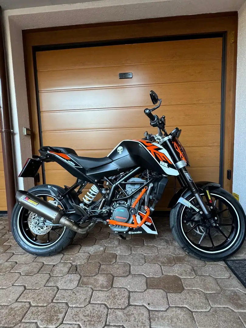 KTM 125 Duke Bianco - 1