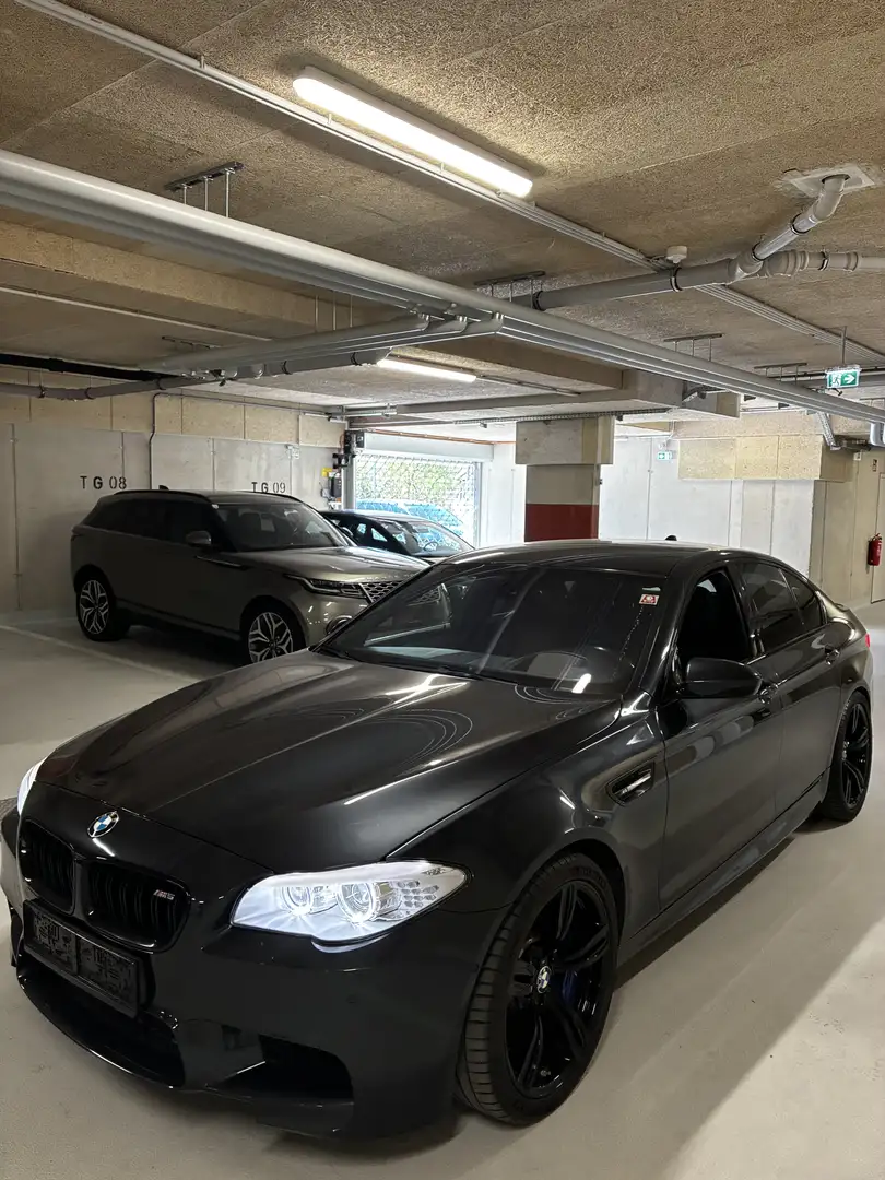 BMW M5 SERVICE NEU*REIFEN NEU**PICKERL NEU*MOTOR NEU* - 1
