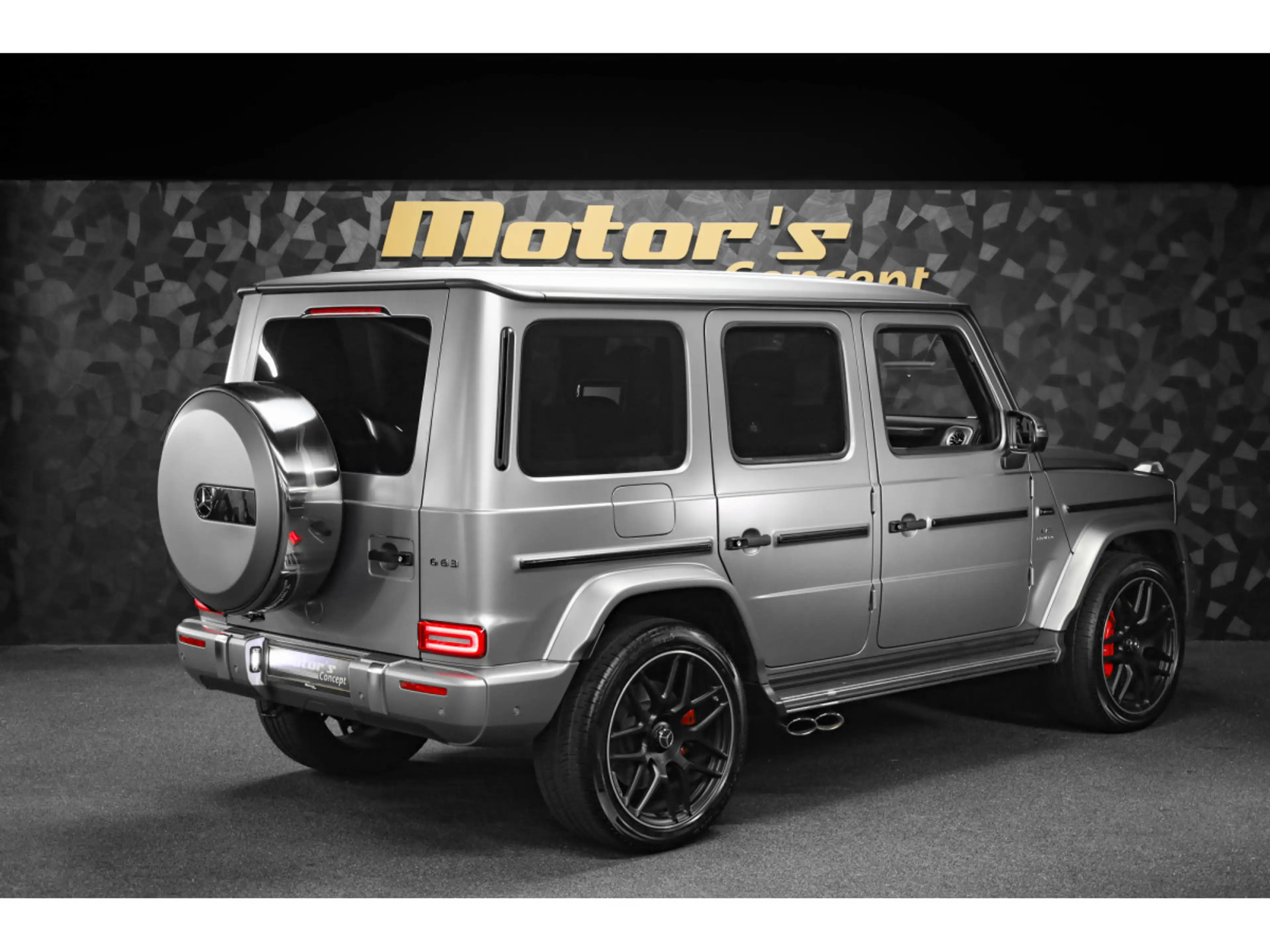 Mercedes-Benz G 63 AMG V8 Bi-Turbo - Platinium Magno G MANUFAKTUR — photo 3