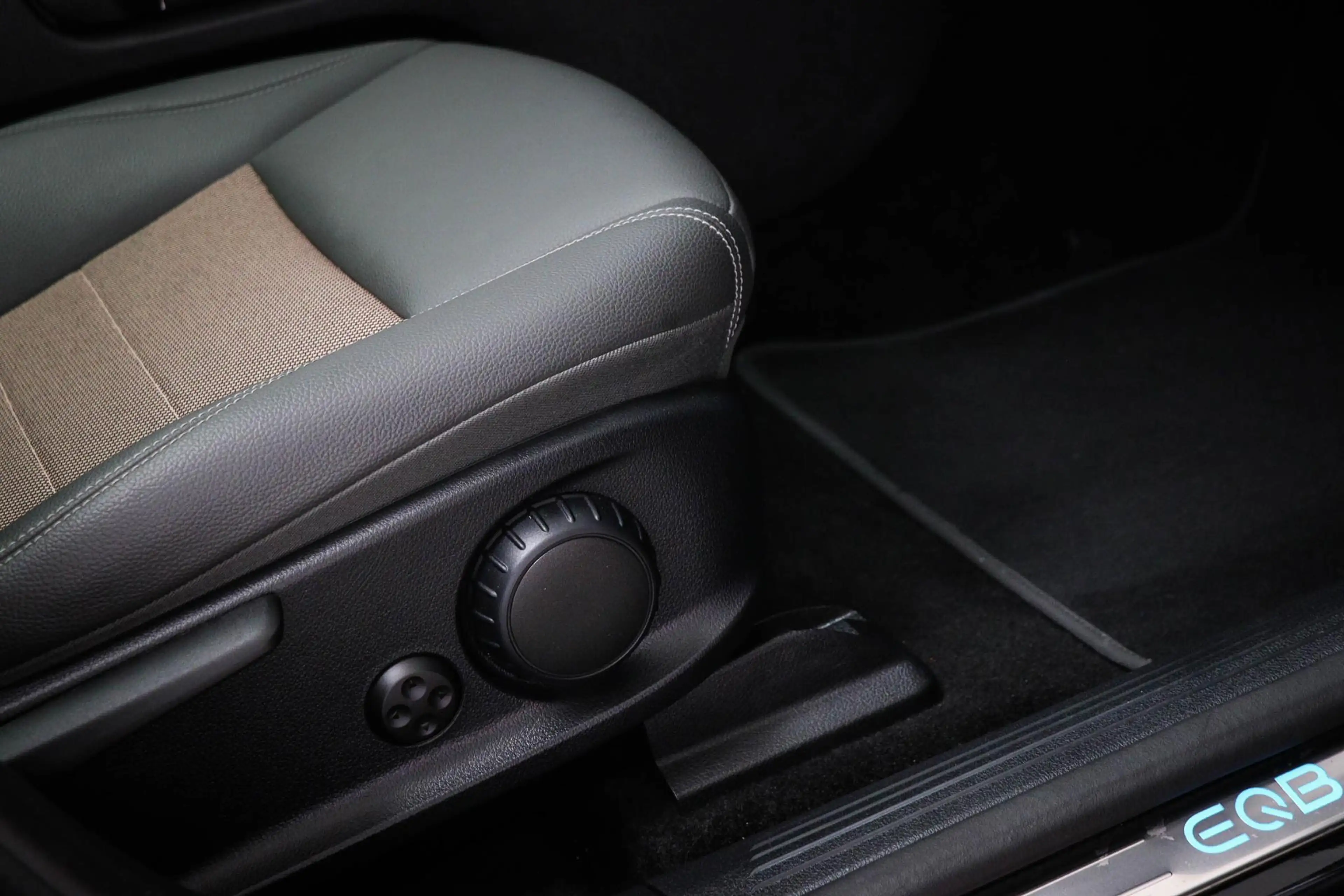Mercedes-Benz EQB 250 250+ Electric Art 71 kWh | 7 PERSOONS | PANORAMADA — photo 14