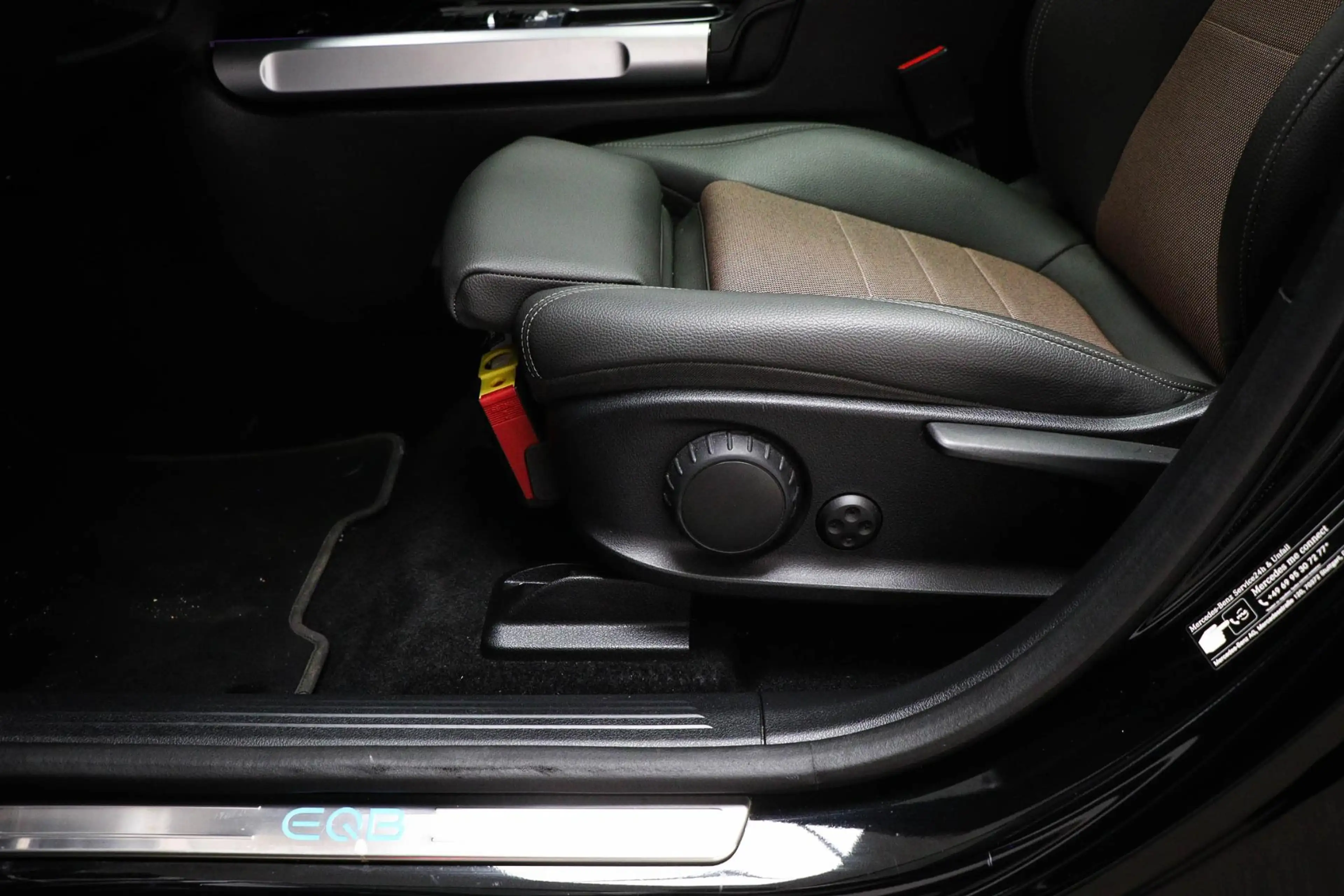 Mercedes-Benz EQB 250 250+ Electric Art 71 kWh | 7 PERSOONS | PANORAMADA — photo 32