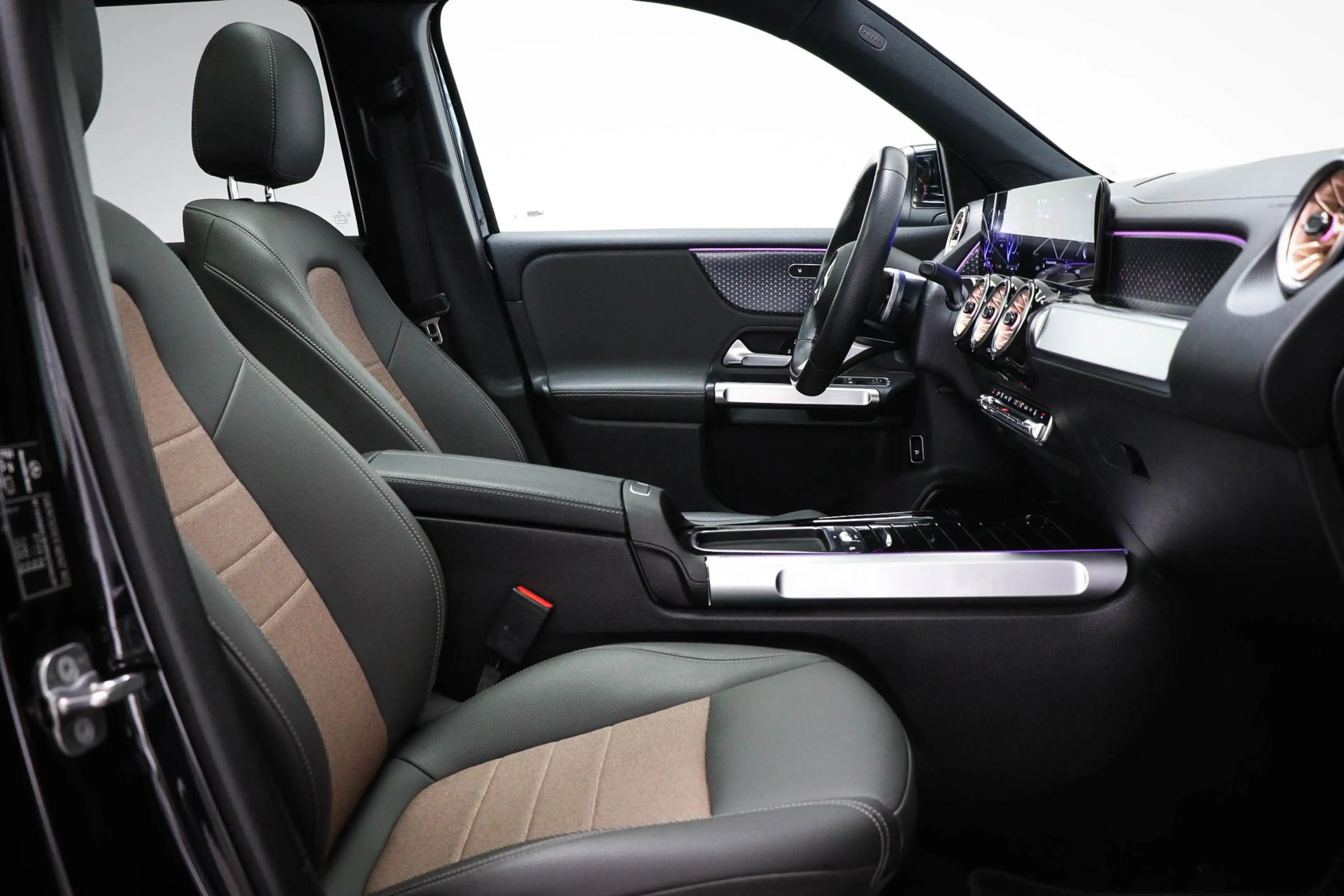 Mercedes-Benz EQB 250 250+ Electric Art 71 kWh | 7 PERSOONS | PANORAMADA — photo 12