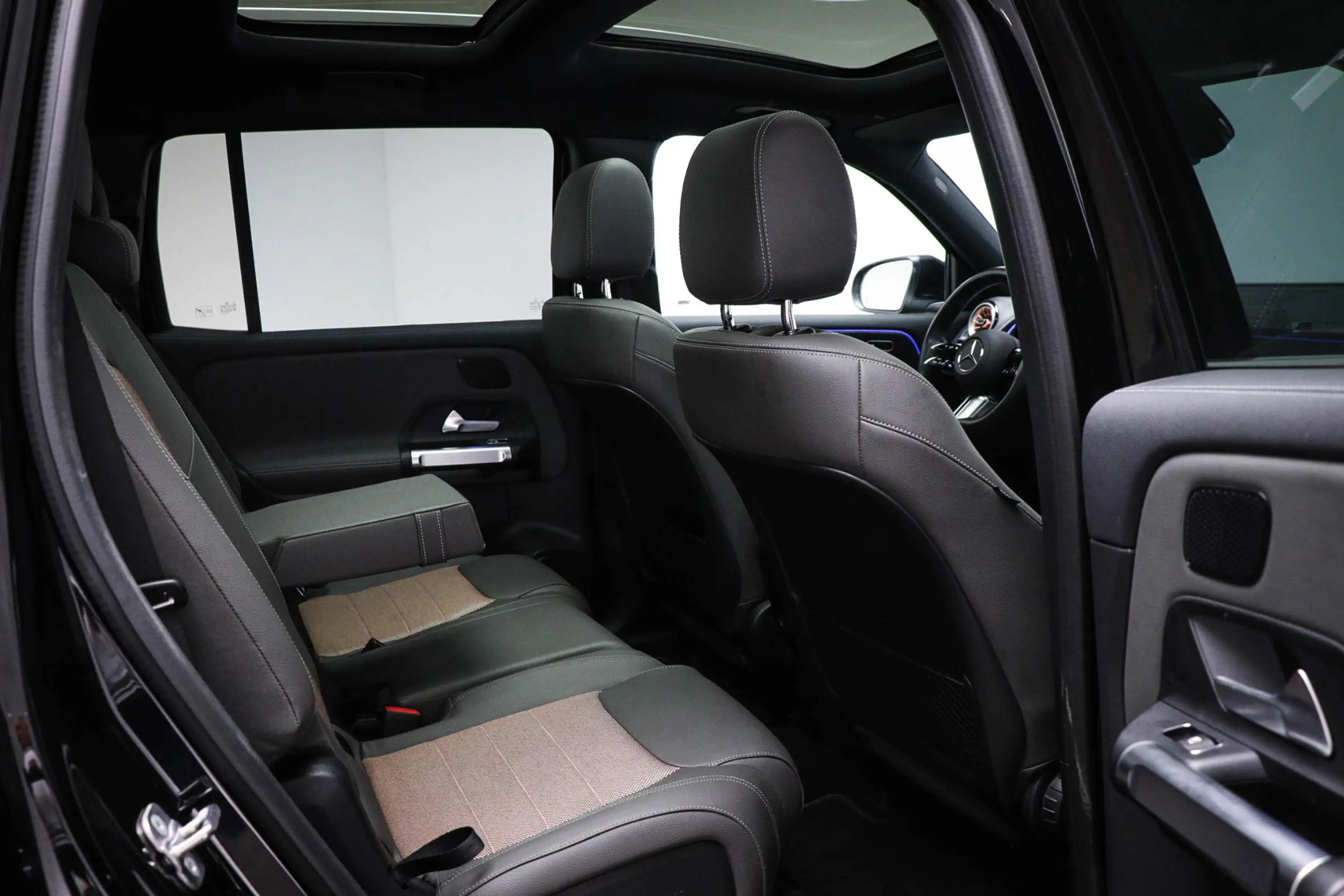 Mercedes-Benz EQB 250 250+ Electric Art 71 kWh | 7 PERSOONS | PANORAMADA — photo 15