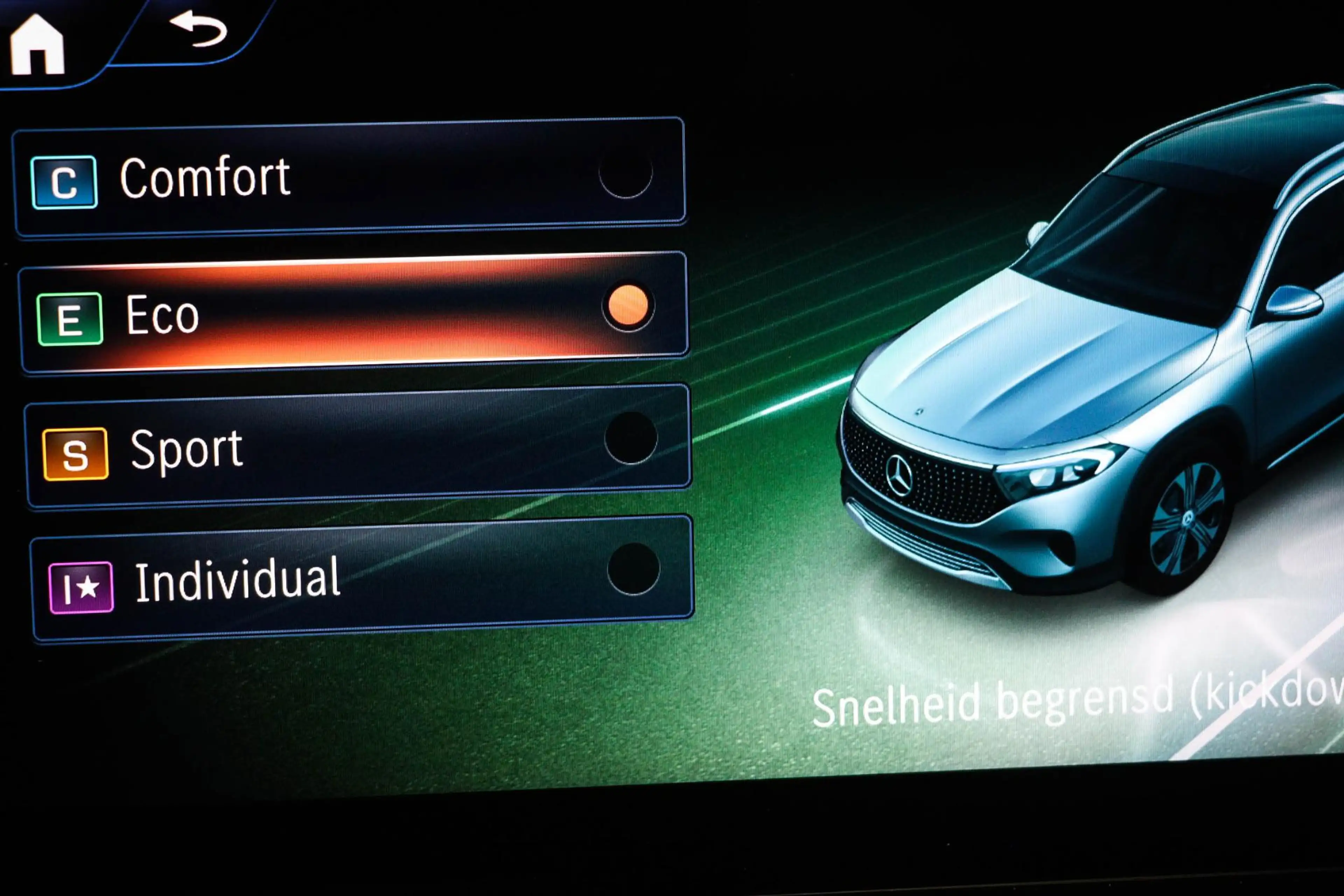 Mercedes-Benz EQB 250 250+ Electric Art 71 kWh | 7 PERSOONS | PANORAMADA — photo 42