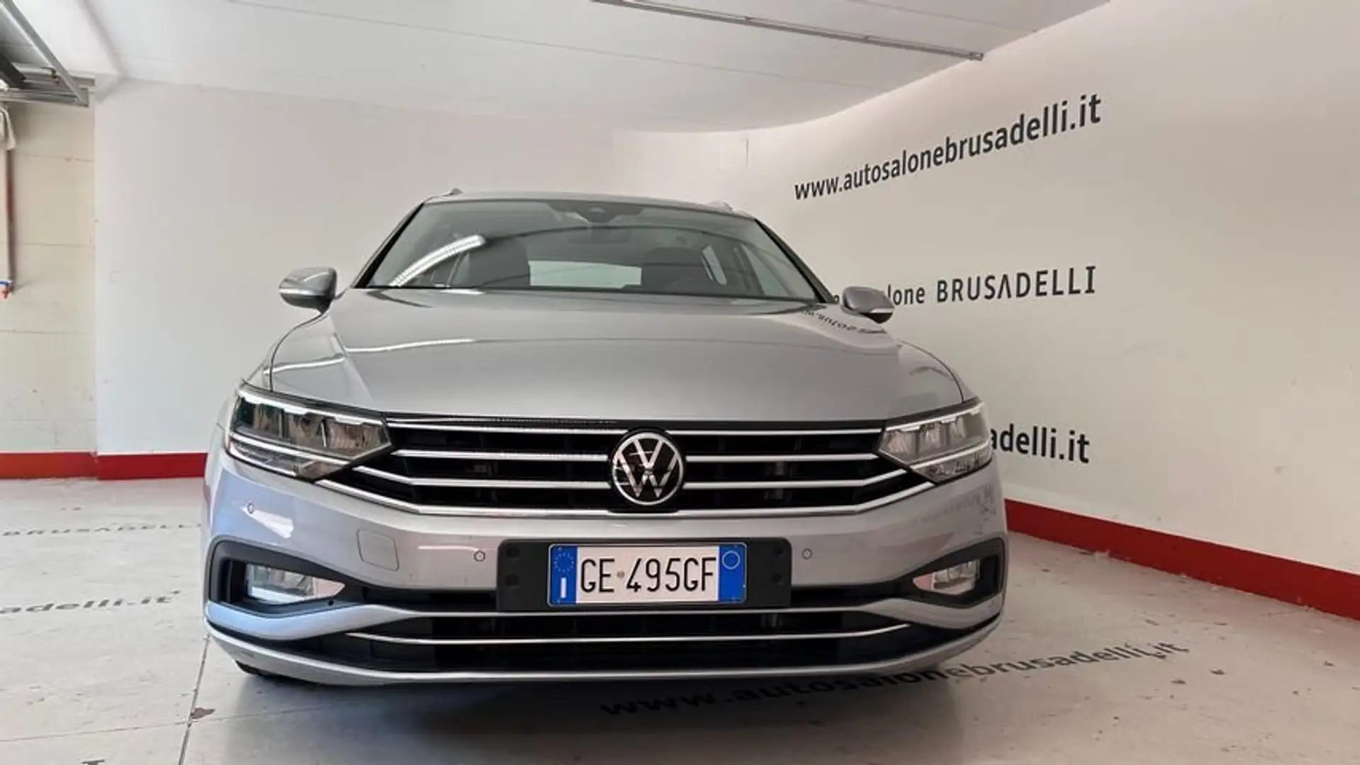Volkswagen Passat Variant Variant 2.0 TDI SCR EVO DSG Business BMT Grigio - 2