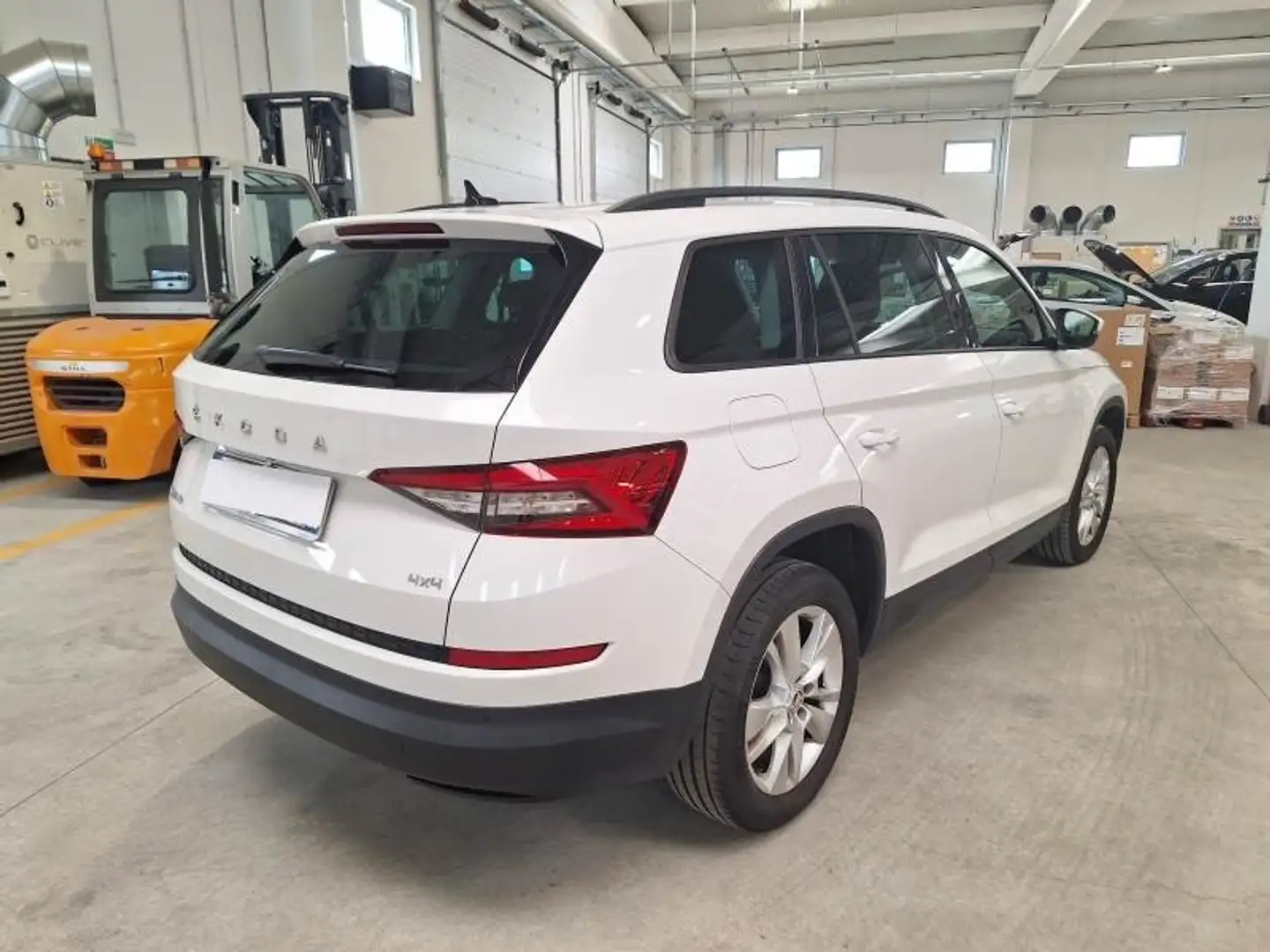Skoda Kodiaq 2.0 tdi 7 POSTI S-Tech dsg 4WD- GE231SX White - 2
