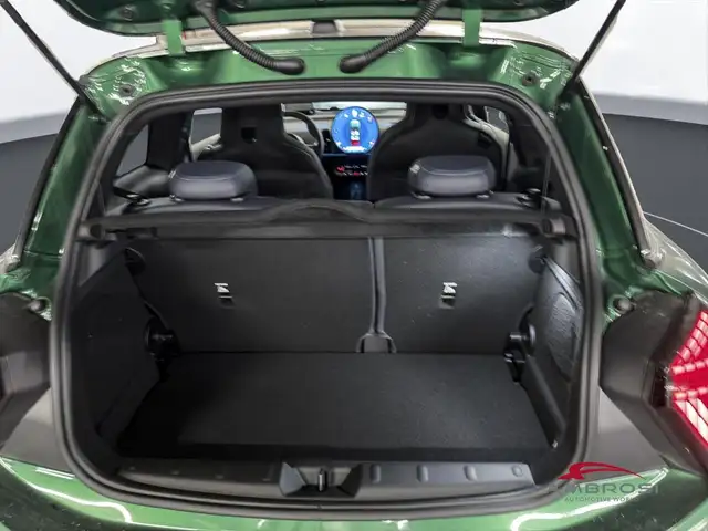 Mini Hatch view 9