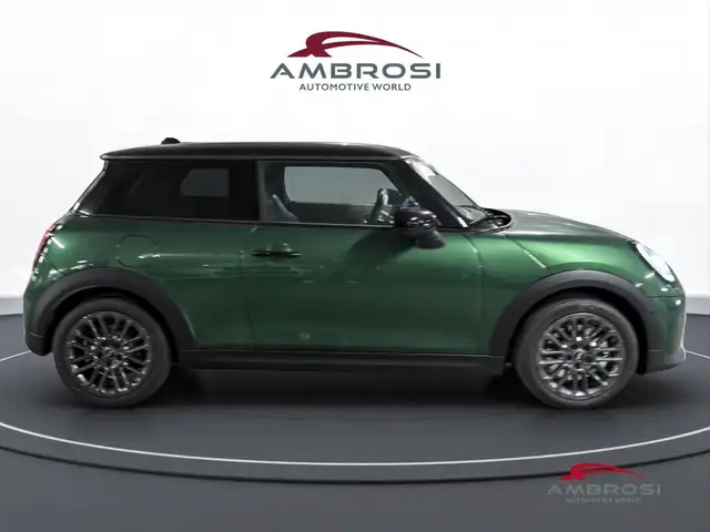 Mini Hatch view 5