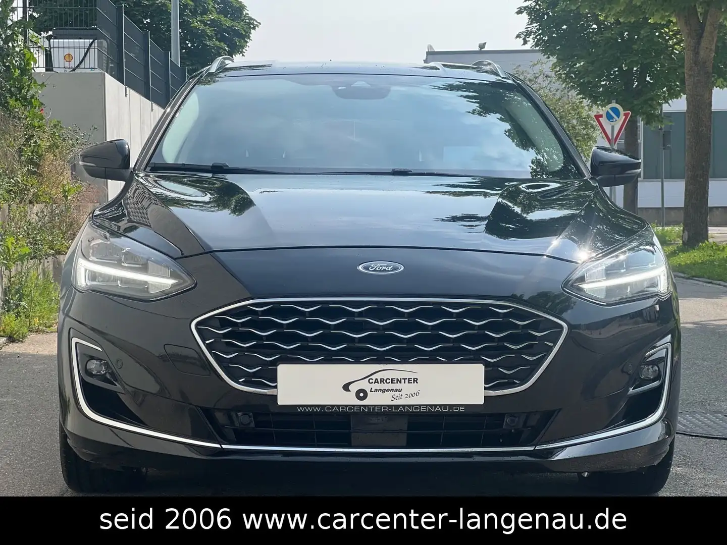 Ford Focus Turnier 1.5 EcoBlue Vignale Zwart - 2