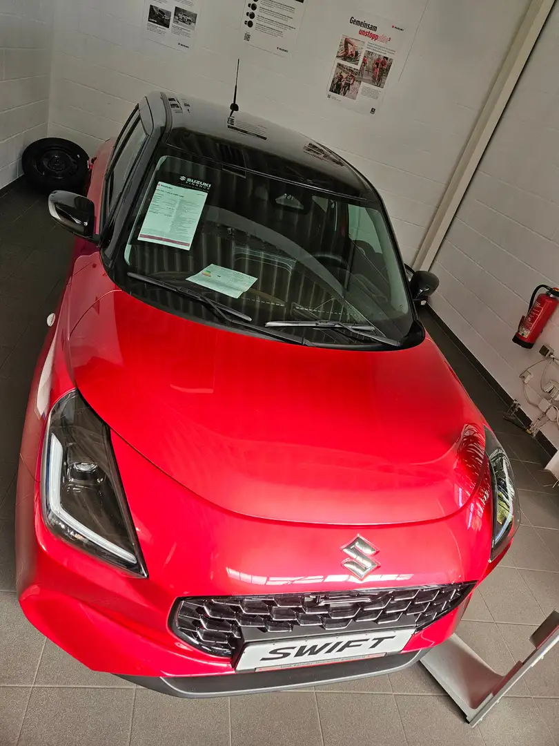 Suzuki Swift 1.2 Dualjet Hybrid 61 kW Comfort Rot - 2