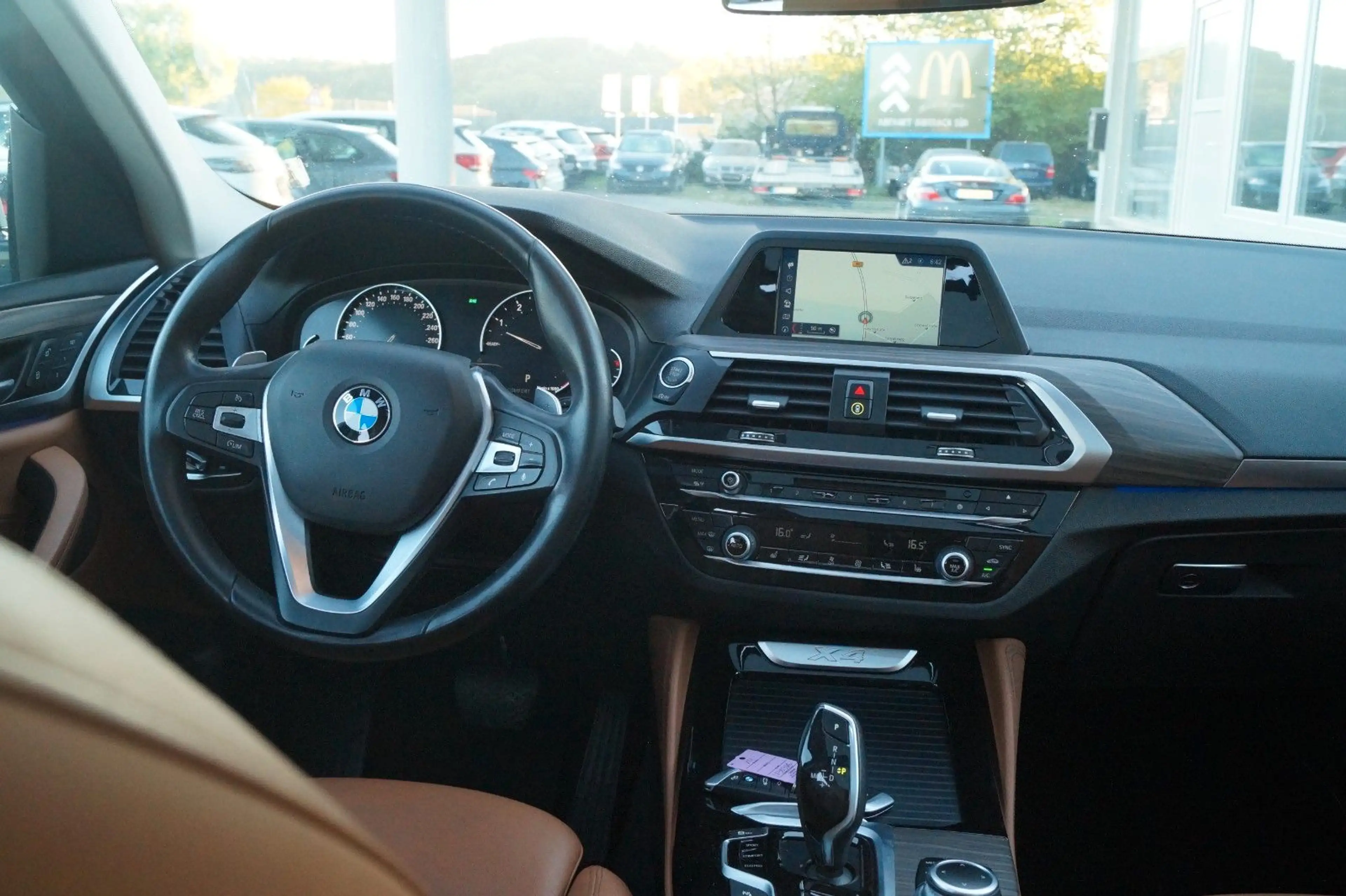 BMW X4 xDrive 30 i xLine — photo 14