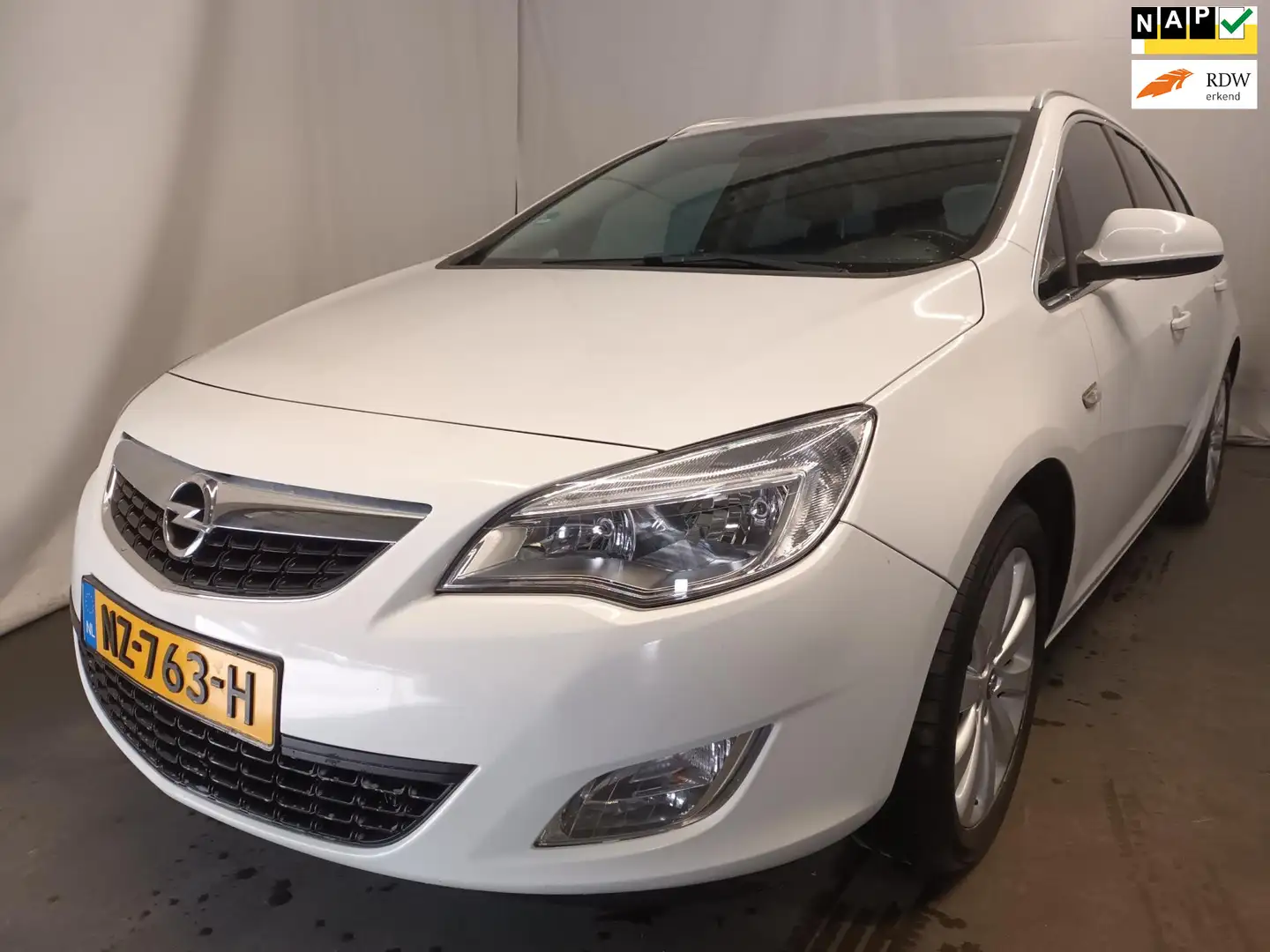 Opel Astra Sports Tourer 1.4 Turbo Sport - Cruise Controle Wit - 1