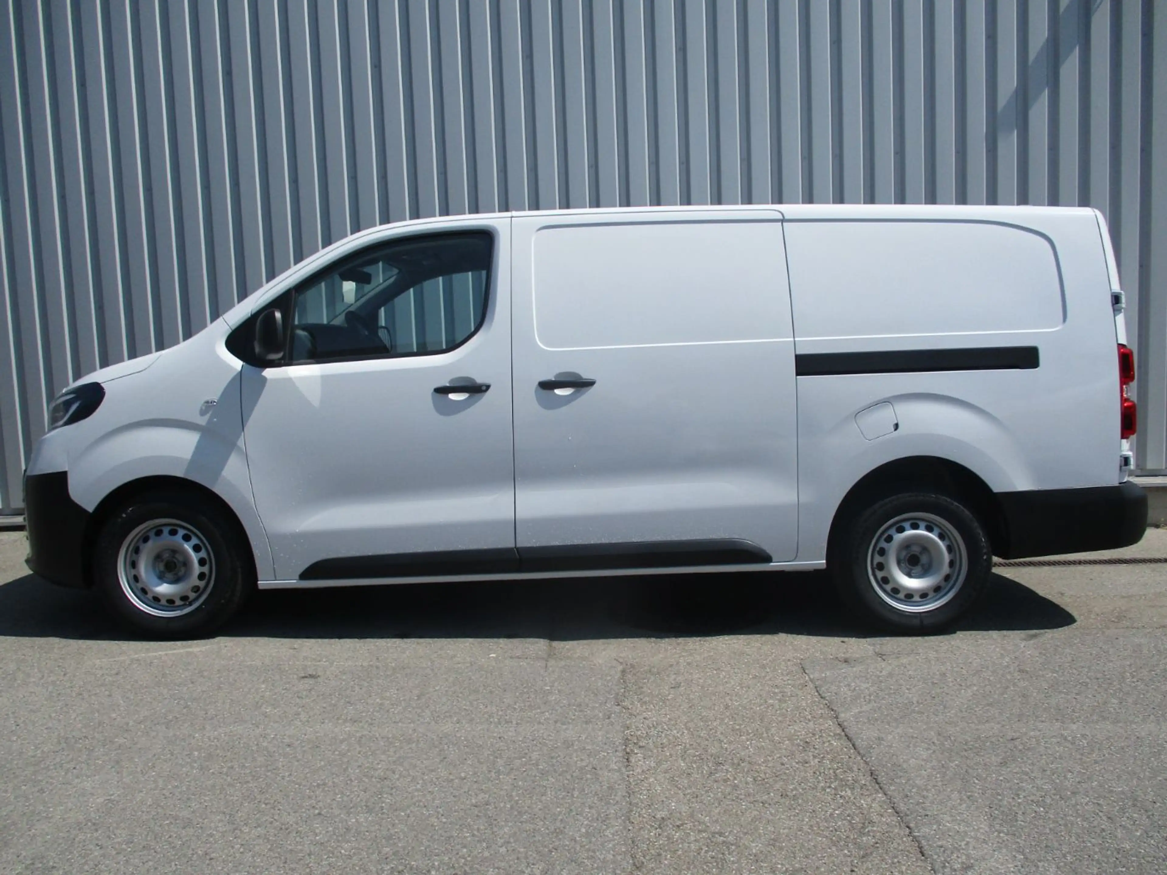 Toyota Proace Kasten 2.2 D-4D L2 Kasten Meister SHZ+PDC — photo 4