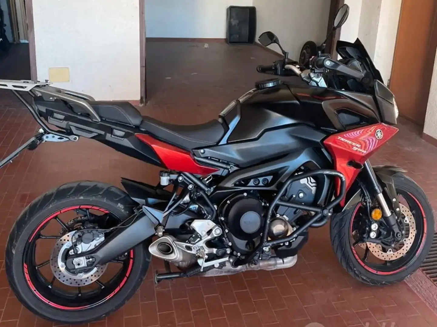 Yamaha Tracer 900 Rojo - 2