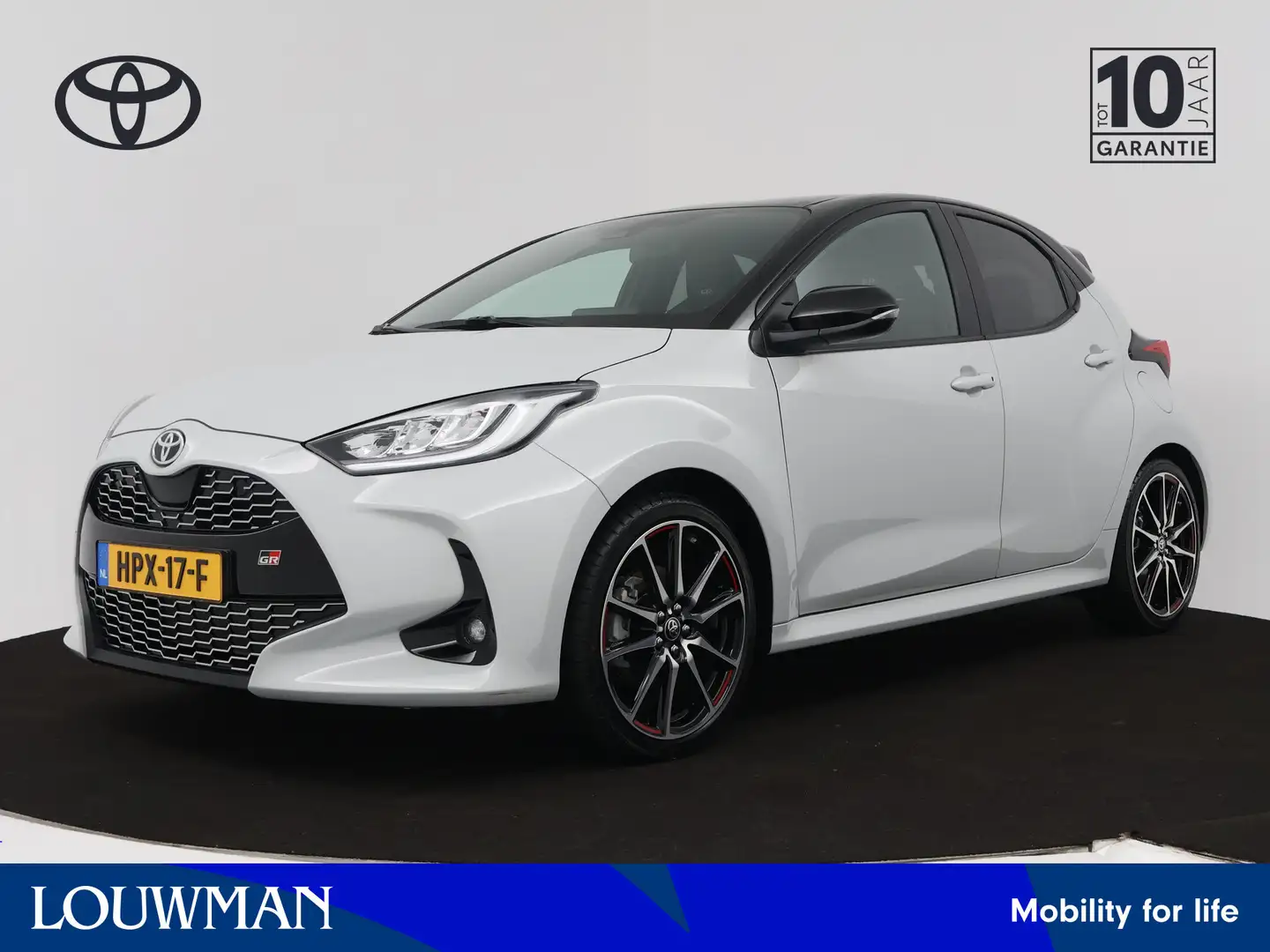 Toyota Yaris 1.5 Hybrid GR Sport Limited Grijs - 1