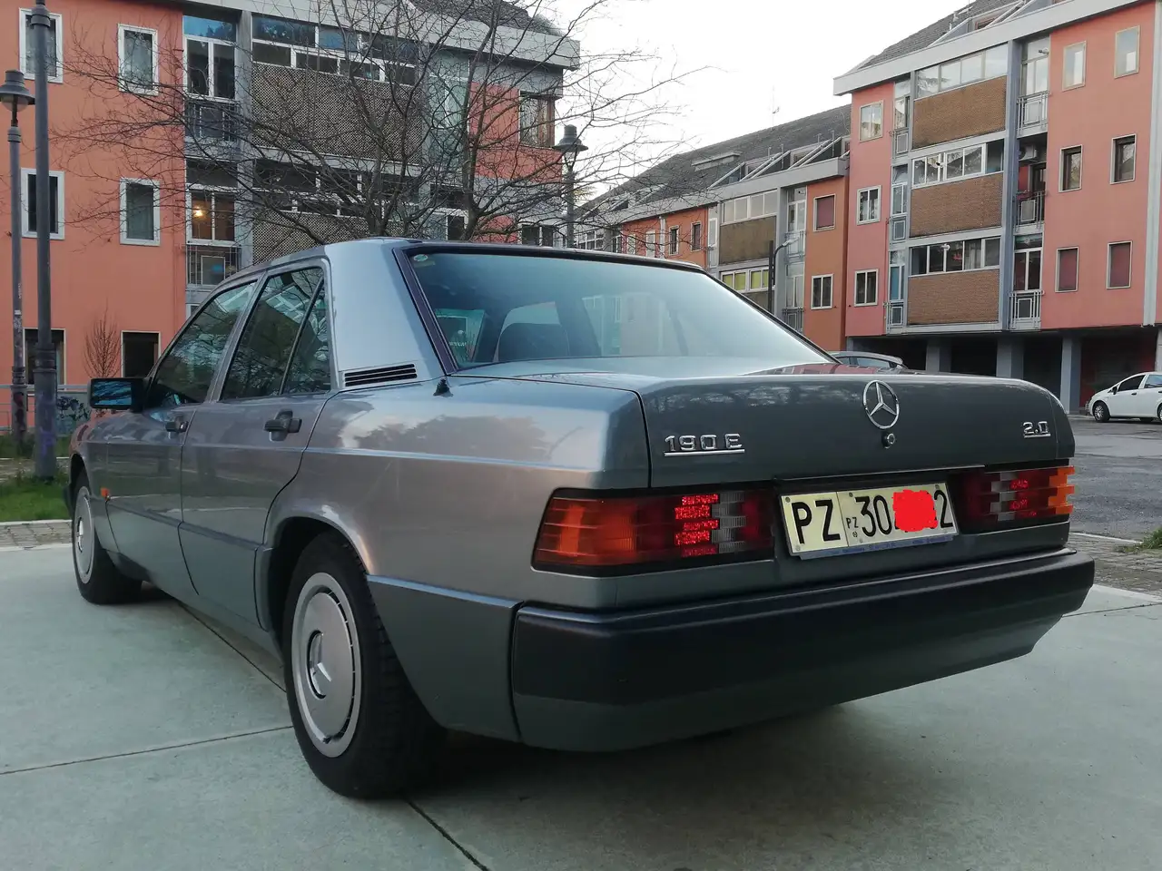 Mercedes-Benz 190 2.0 E 122cv, foto 2