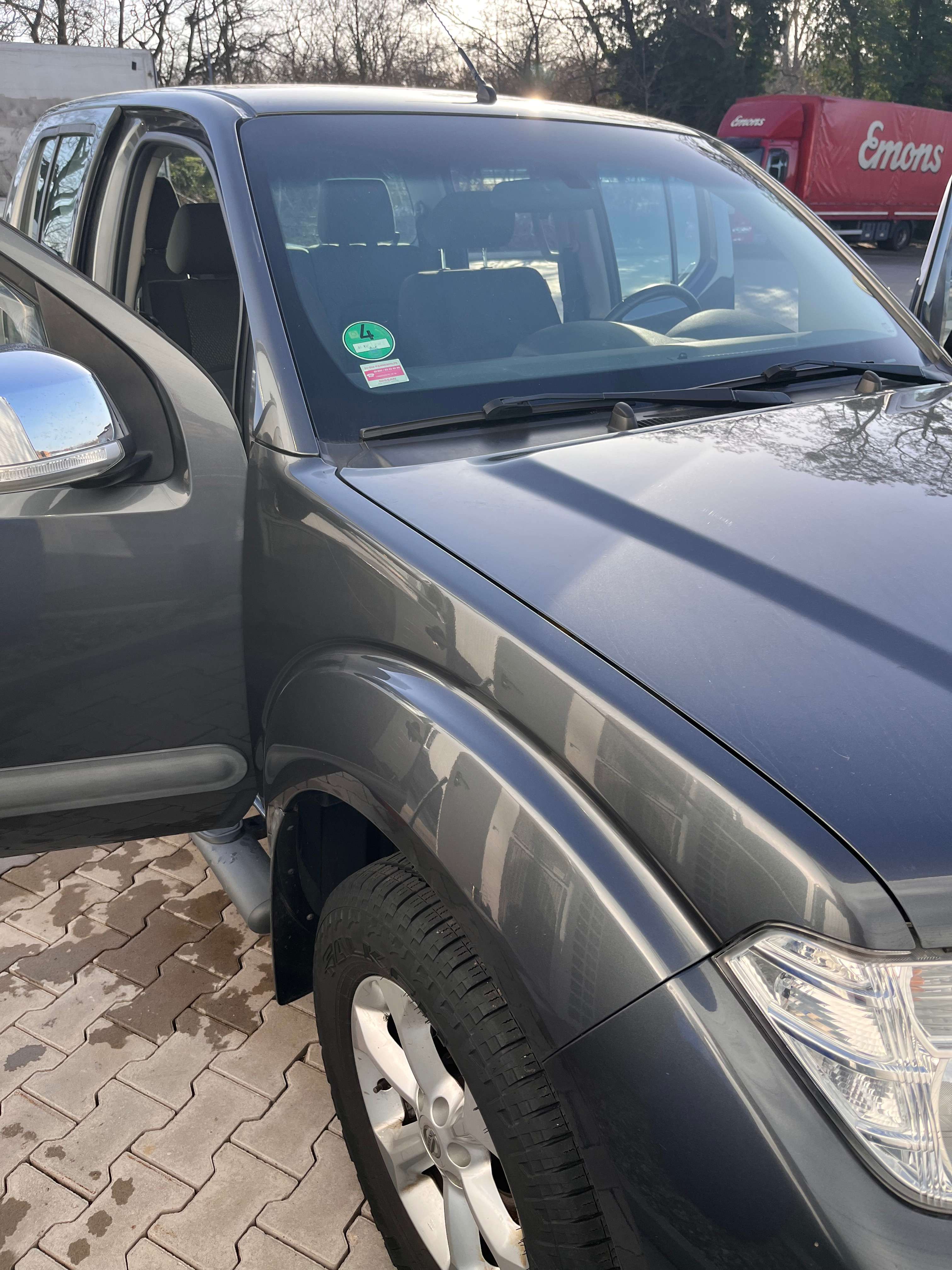 Second hand Nissan Navara 2.5