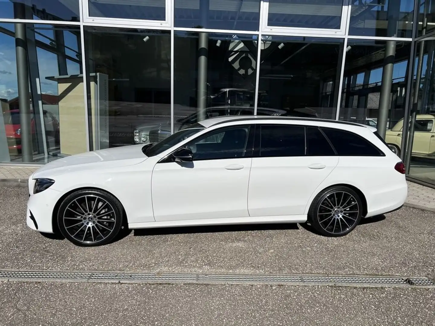 Mercedes-Benz E 350 d 4Matic Kombi Weiß - 2