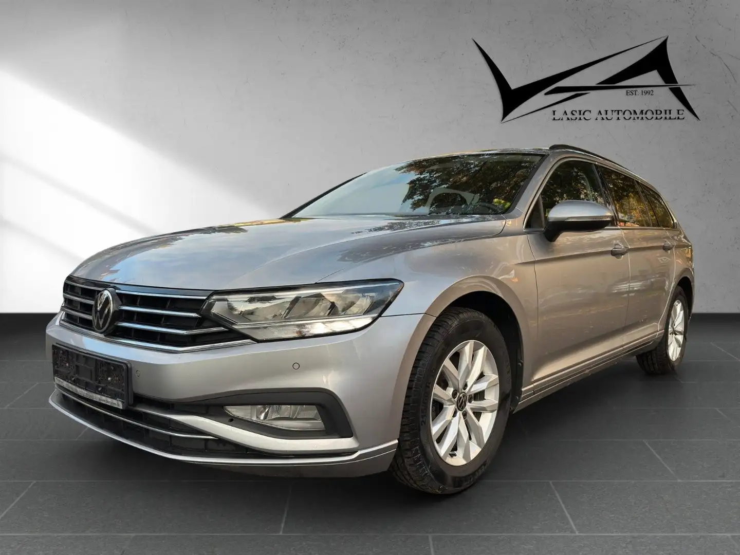Volkswagen Passat Variant Business 2.0 TDI DSG Argent - 1