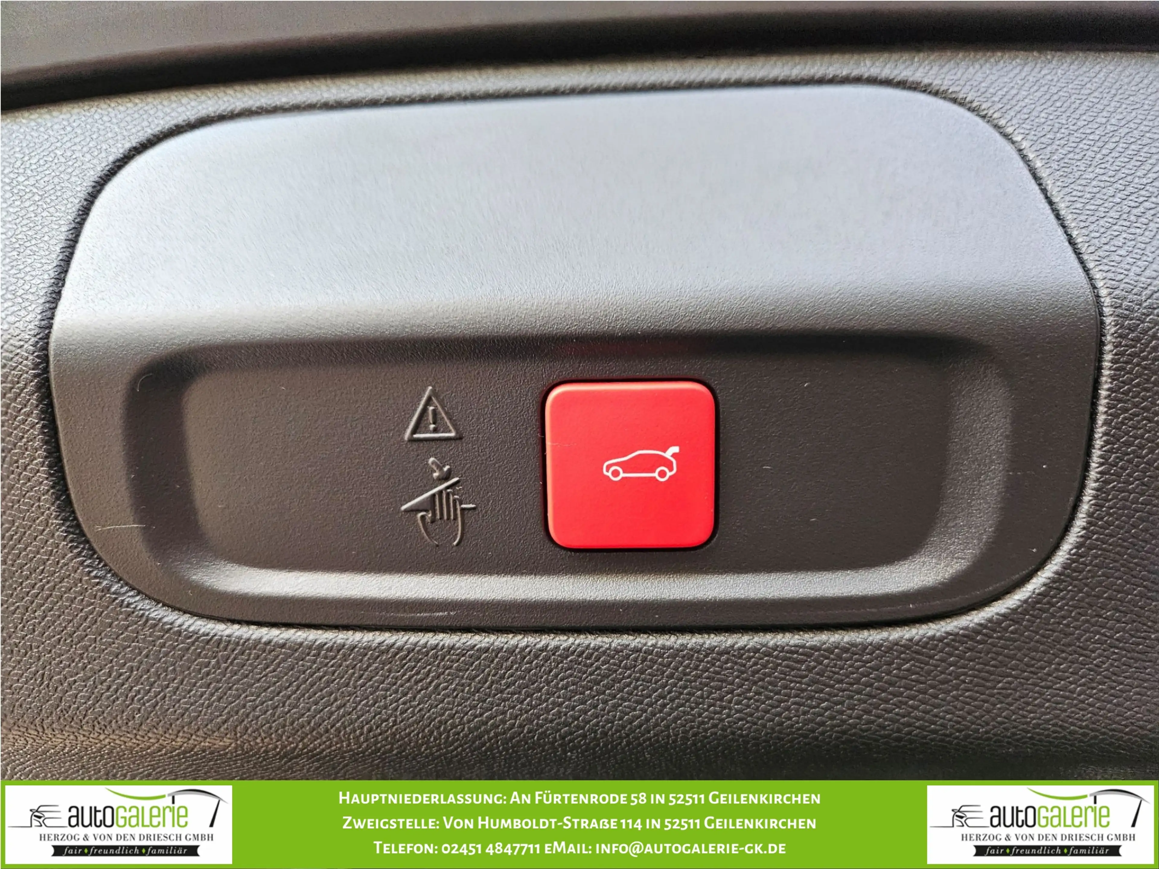 Peugeot 408 408 Elektro 210 GT — photo 8
