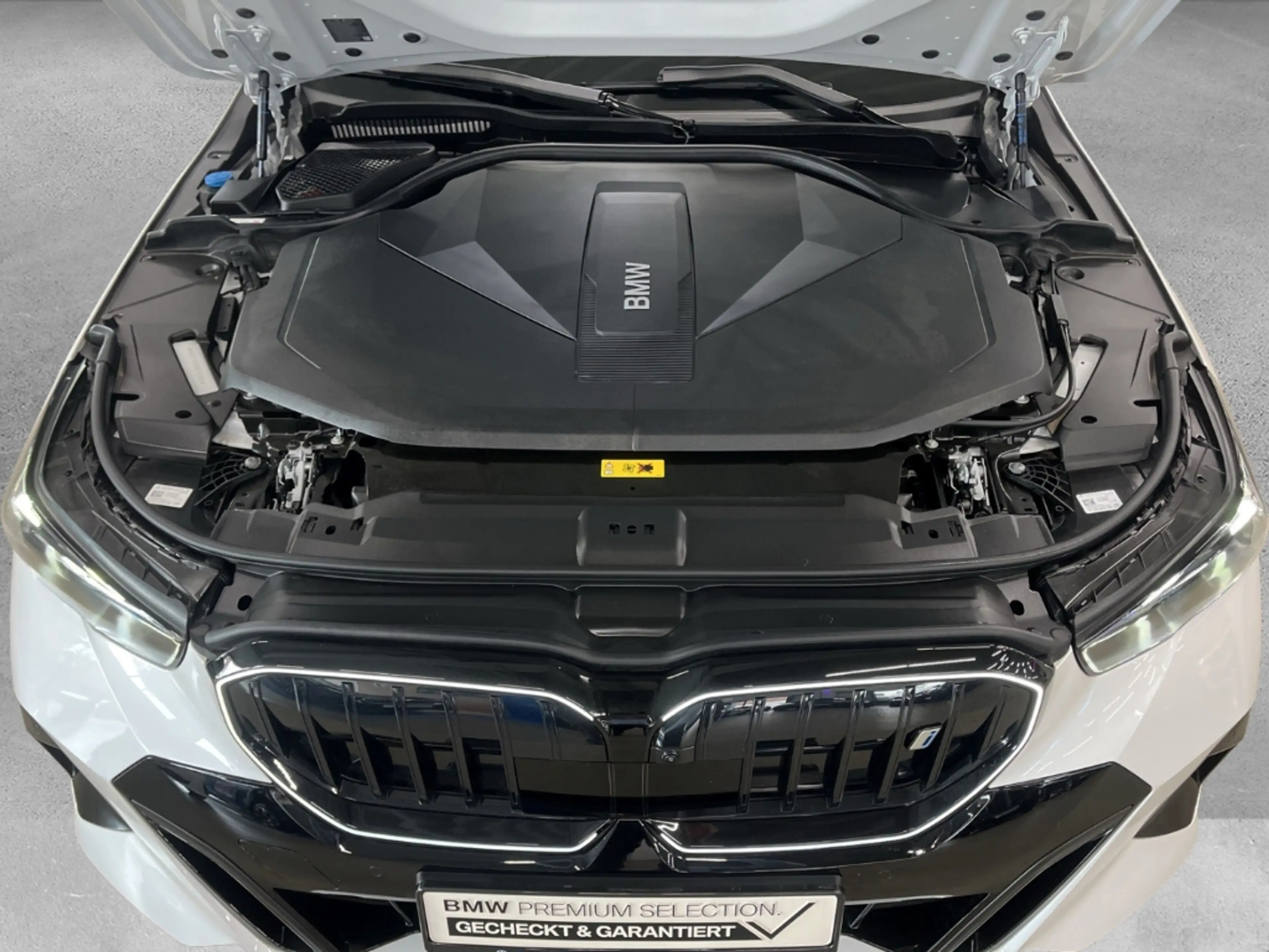 BMW i5 eDrive40 TOURING *M SPORT PRO* 20''LC PROF ACC PDC — photo 14