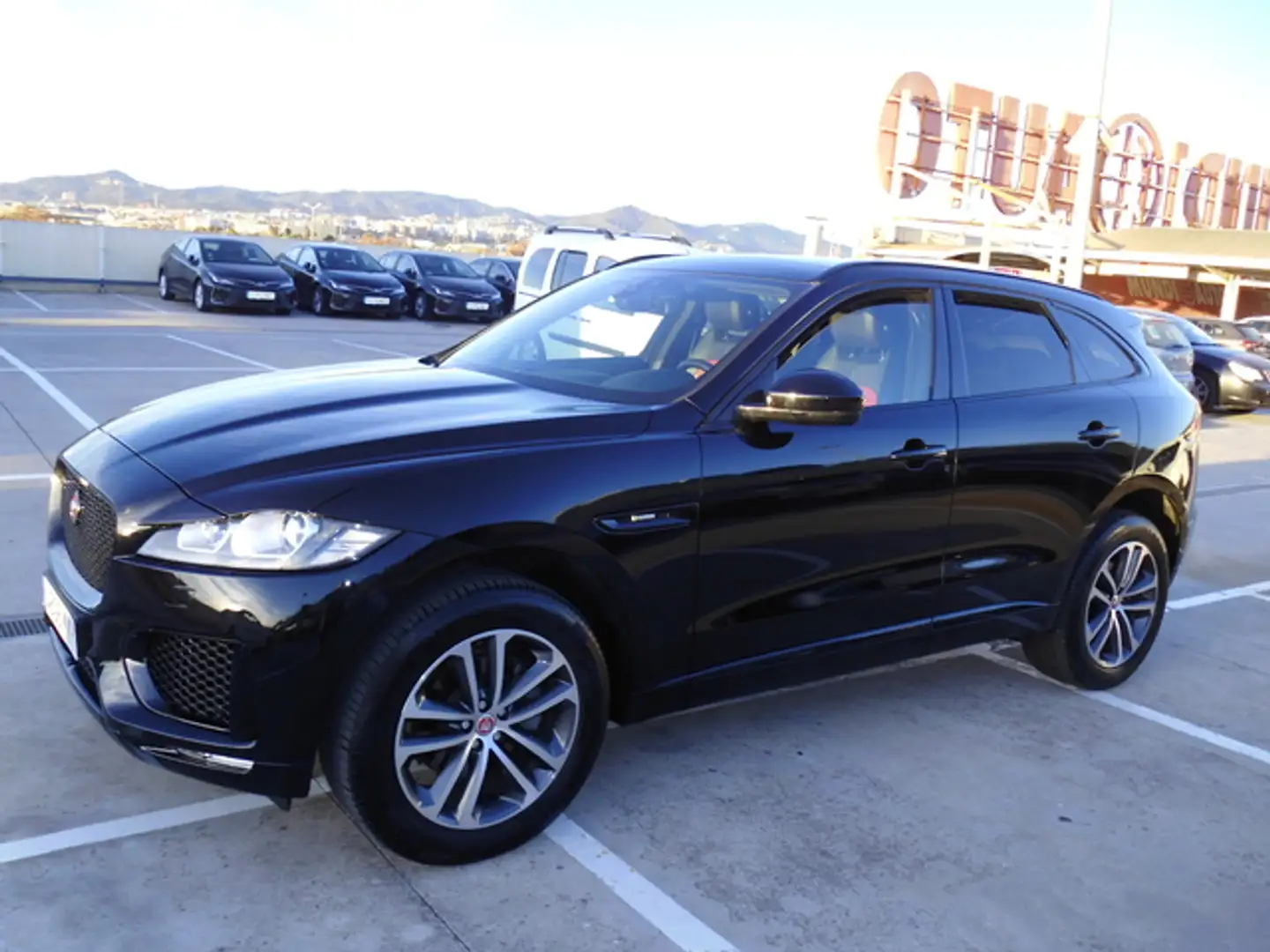 Jaguar F-Pace 2.0i4D R-Sport Aut. AWD 240 Noir - 1
