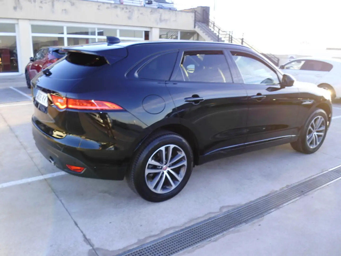 Jaguar F-Pace 2.0i4D R-Sport Aut. AWD 240 Noir - 2