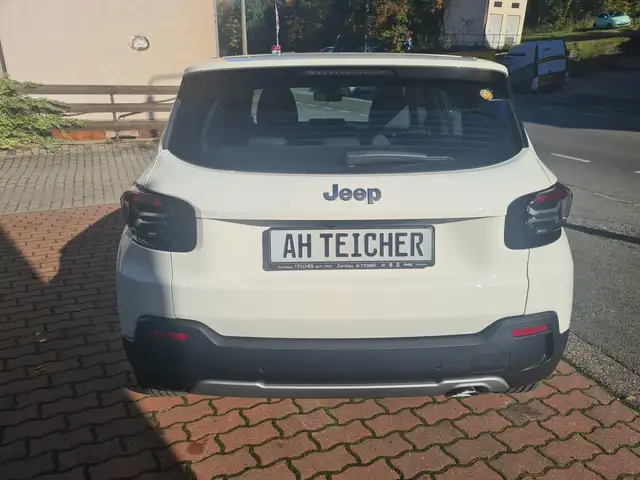 Jeep Avenger view 4