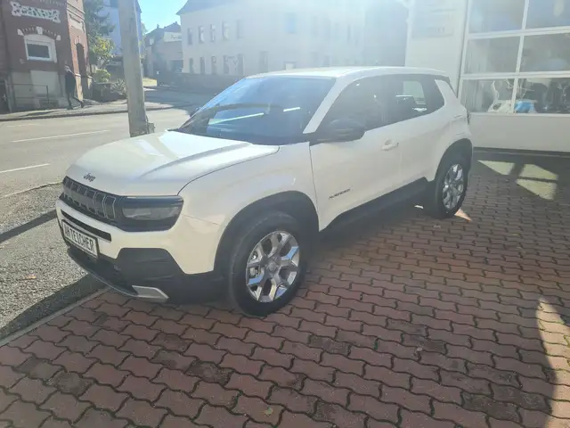 Jeep Avenger main image