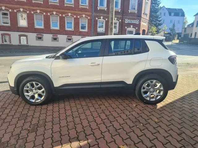 Jeep Avenger view 2