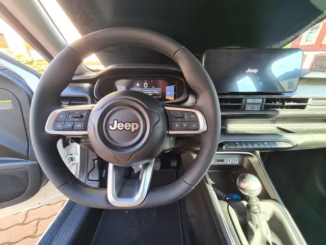 Jeep Avenger view 14