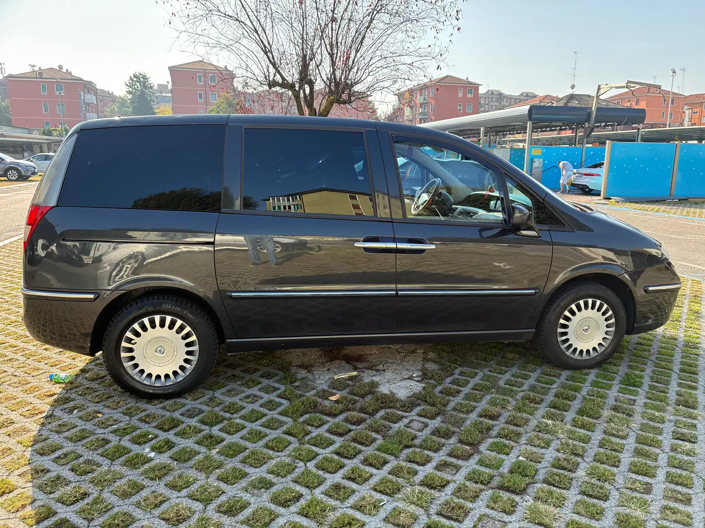 Lancia Phedra 2.0 16v Emblema automatica GPL Nero - 2