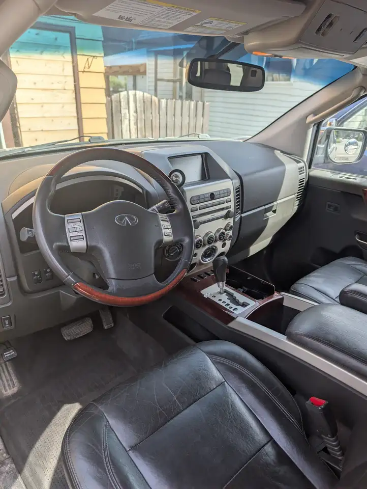 Infiniti QX56 снимка Infiniti QX56