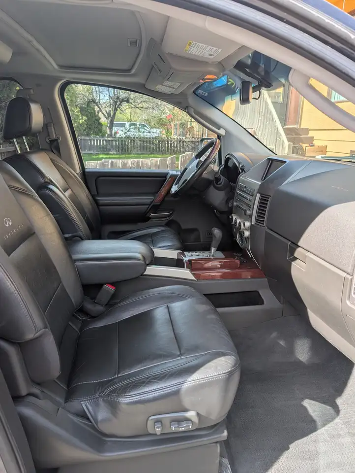 Infiniti QX56 снимка Infiniti QX56
